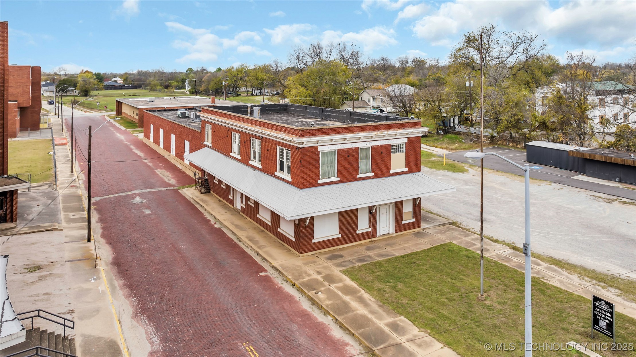 301 N Washington Property Photo 5