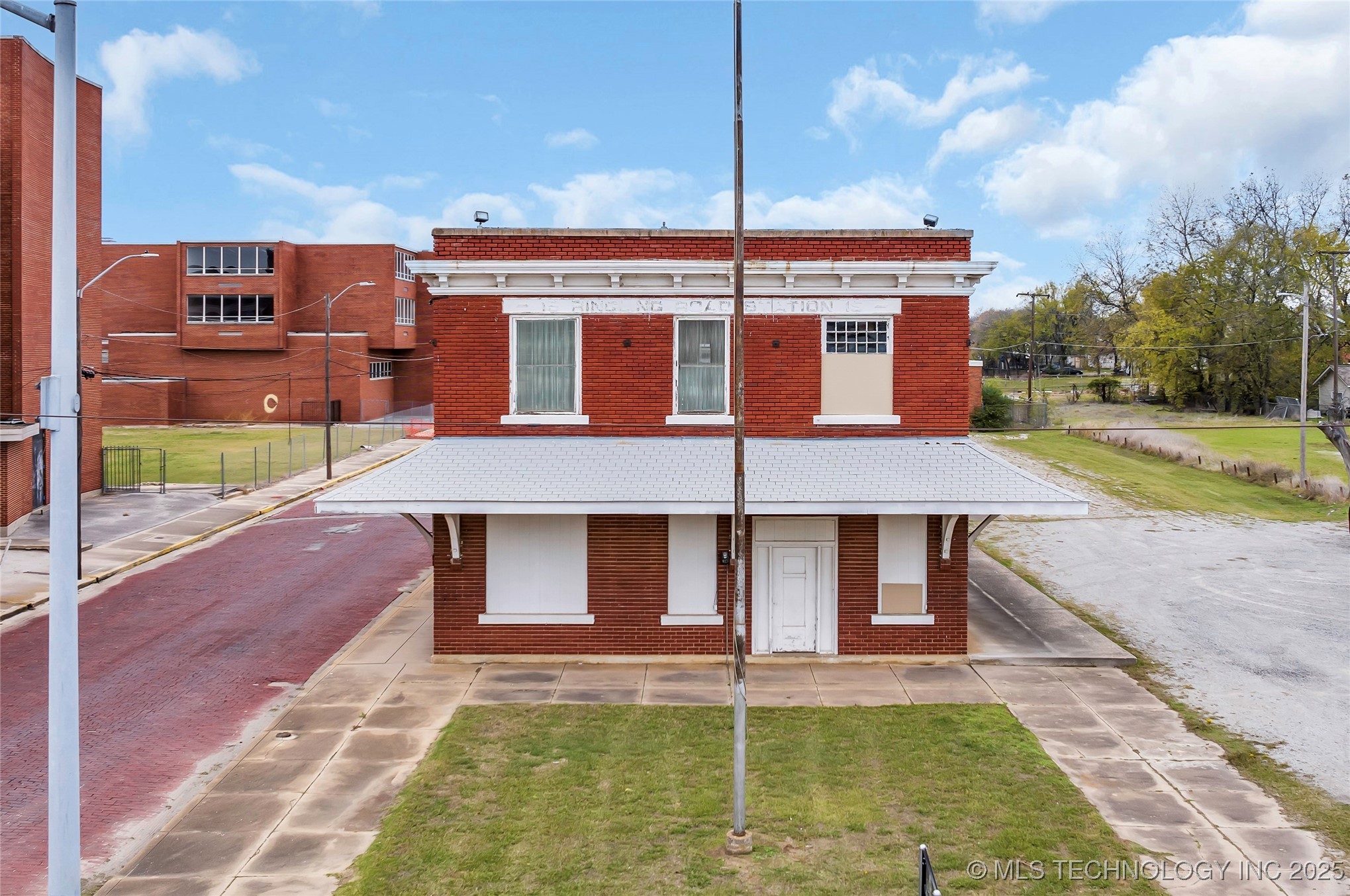 301 N Washington Property Photo 7