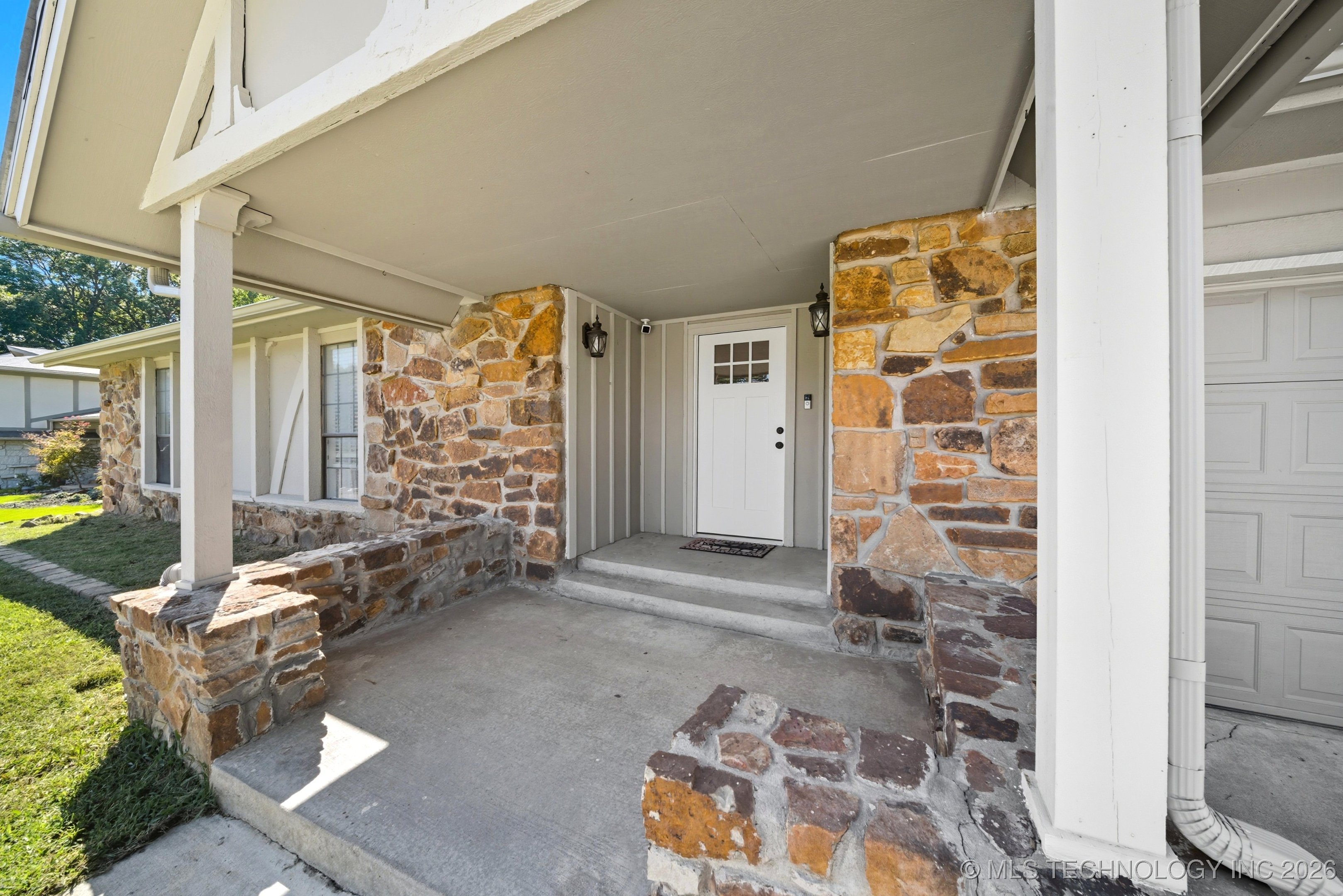 8626 S 65th East Place Property Photo 4