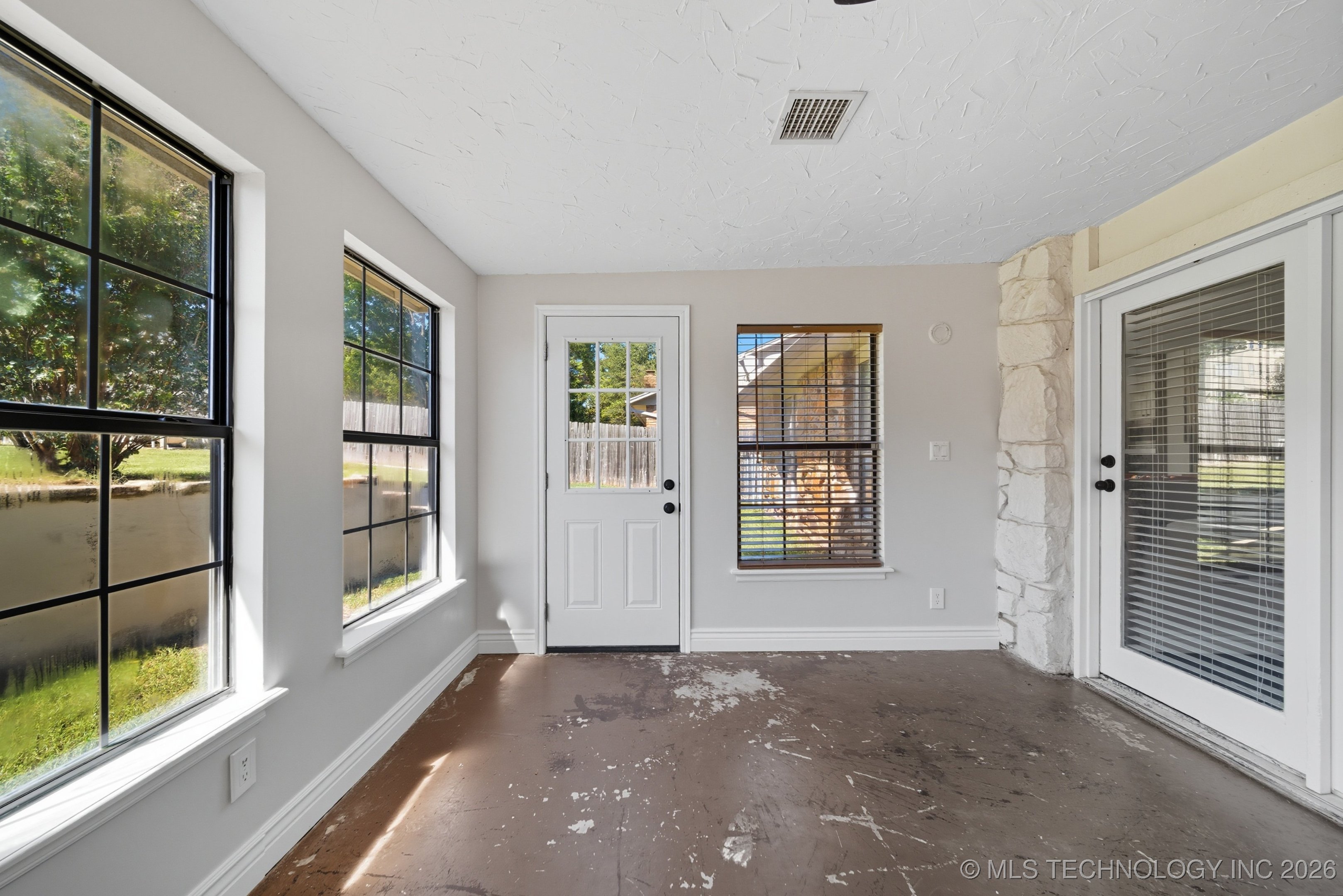 8626 S 65th East Place Property Photo 27