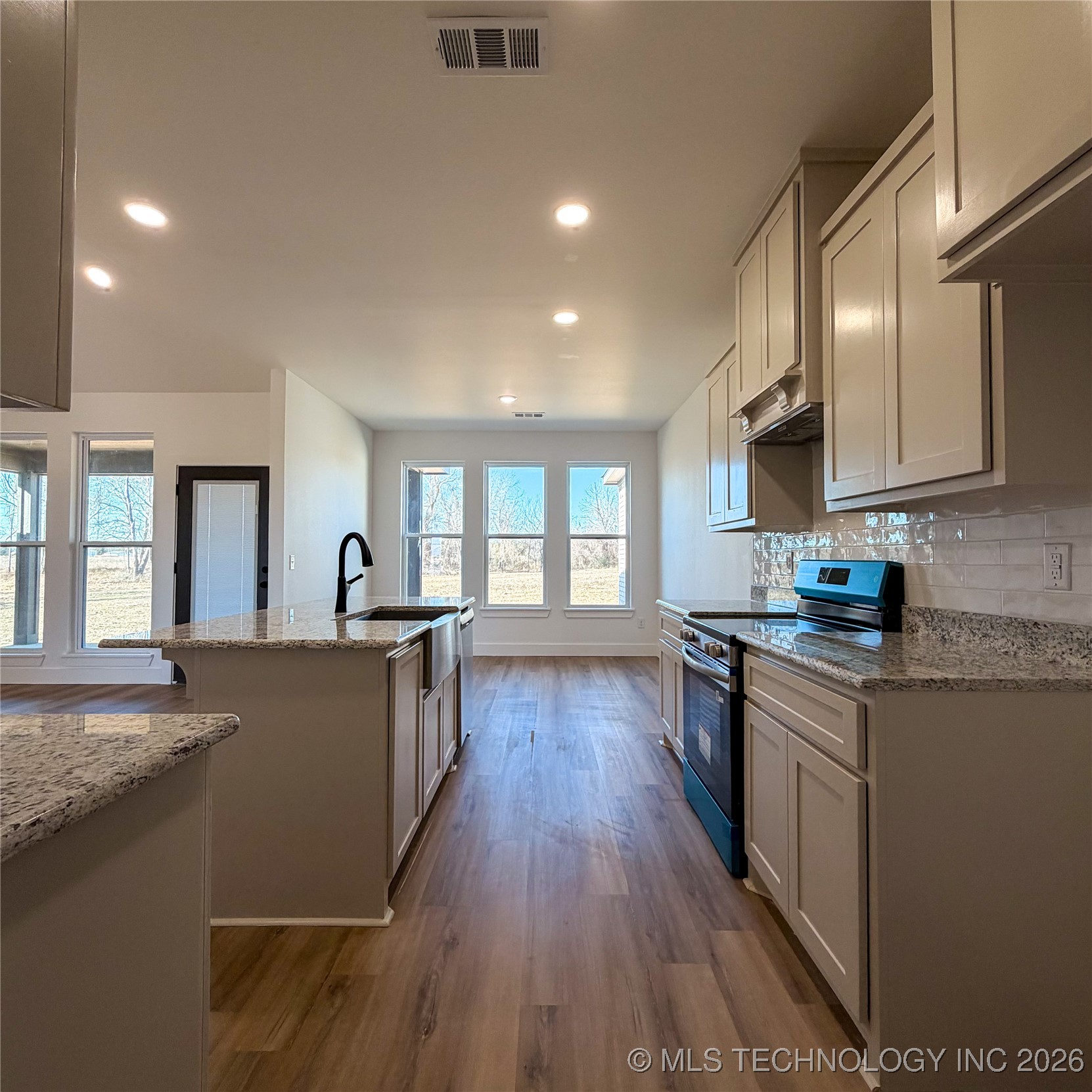 189 Neely Lane Property Photo 4