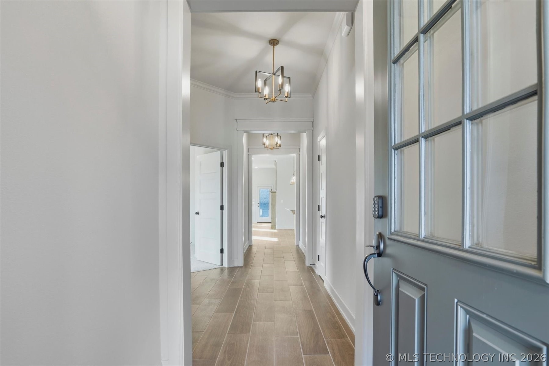 7215 E Queens Street Property Photo 2