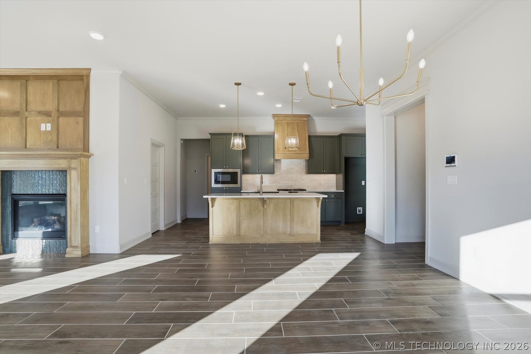 7215 E Queens Street Property Photo 4