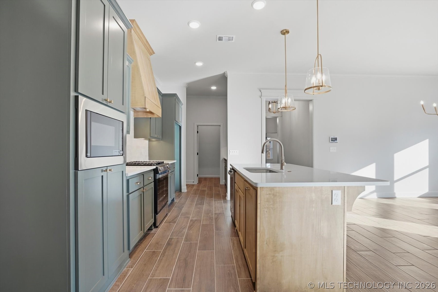 7215 E Queens Street Property Photo 8