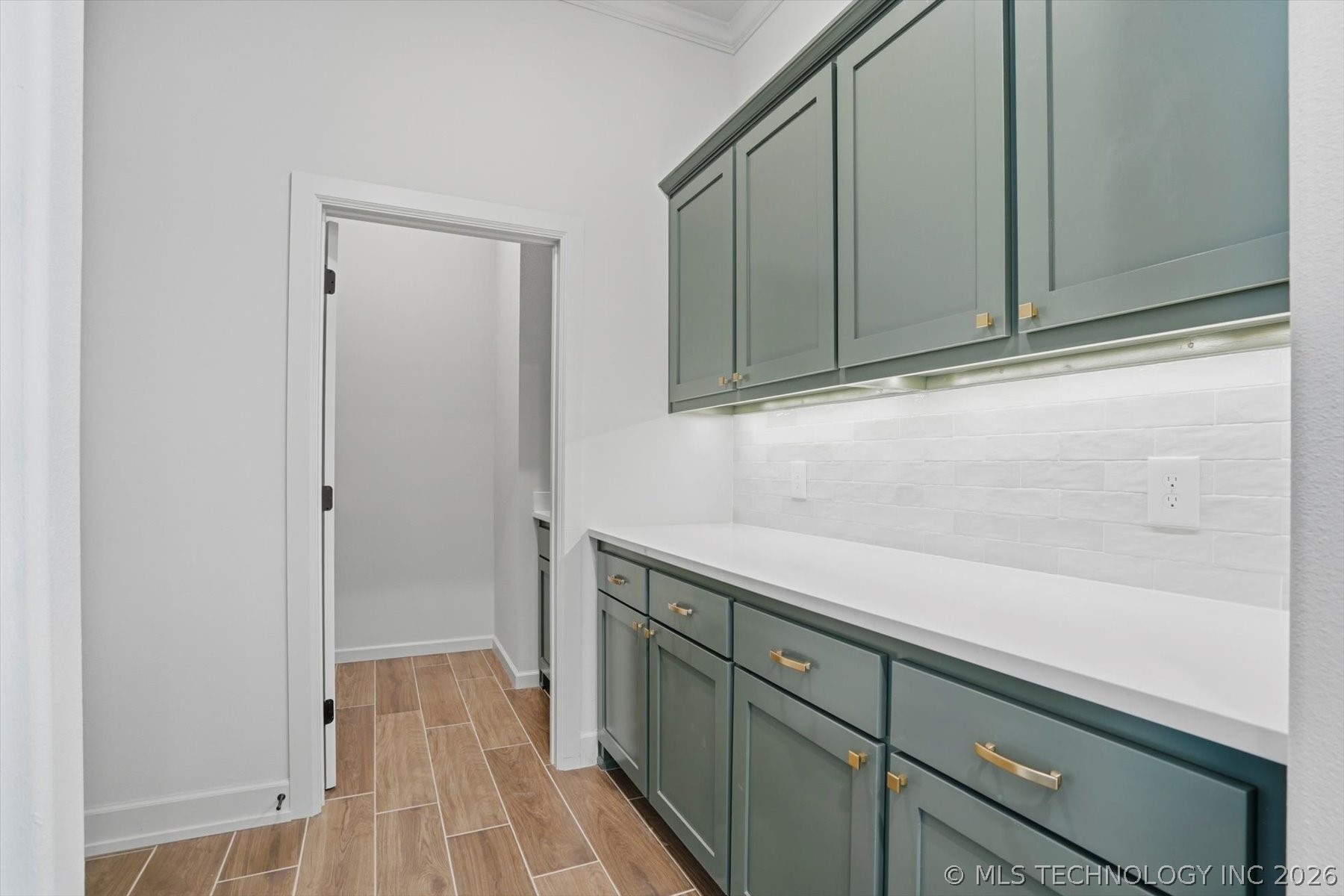 7215 E Queens Street Property Photo 9