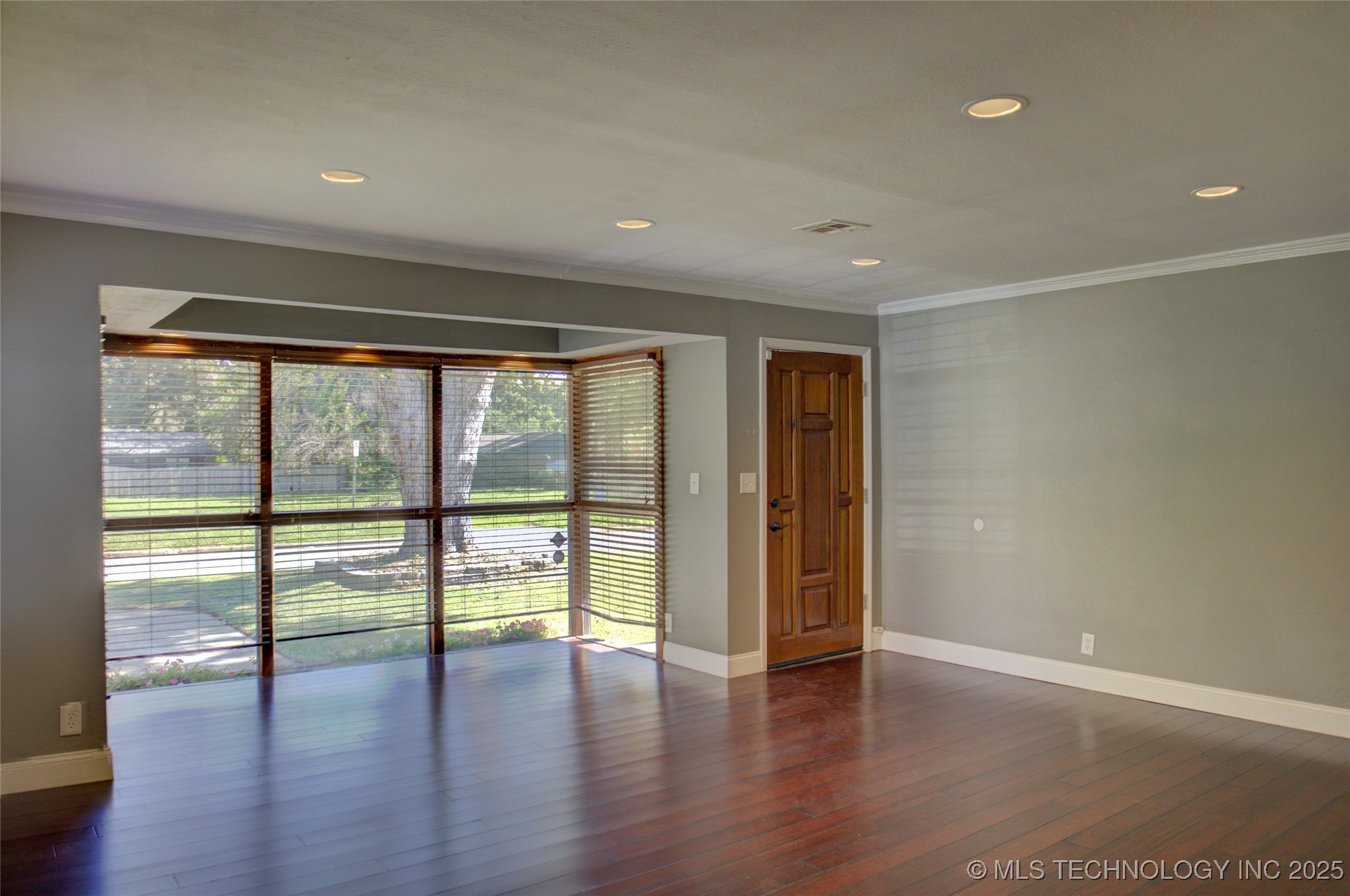 4134 S Detroit Avenue Property Photo 6