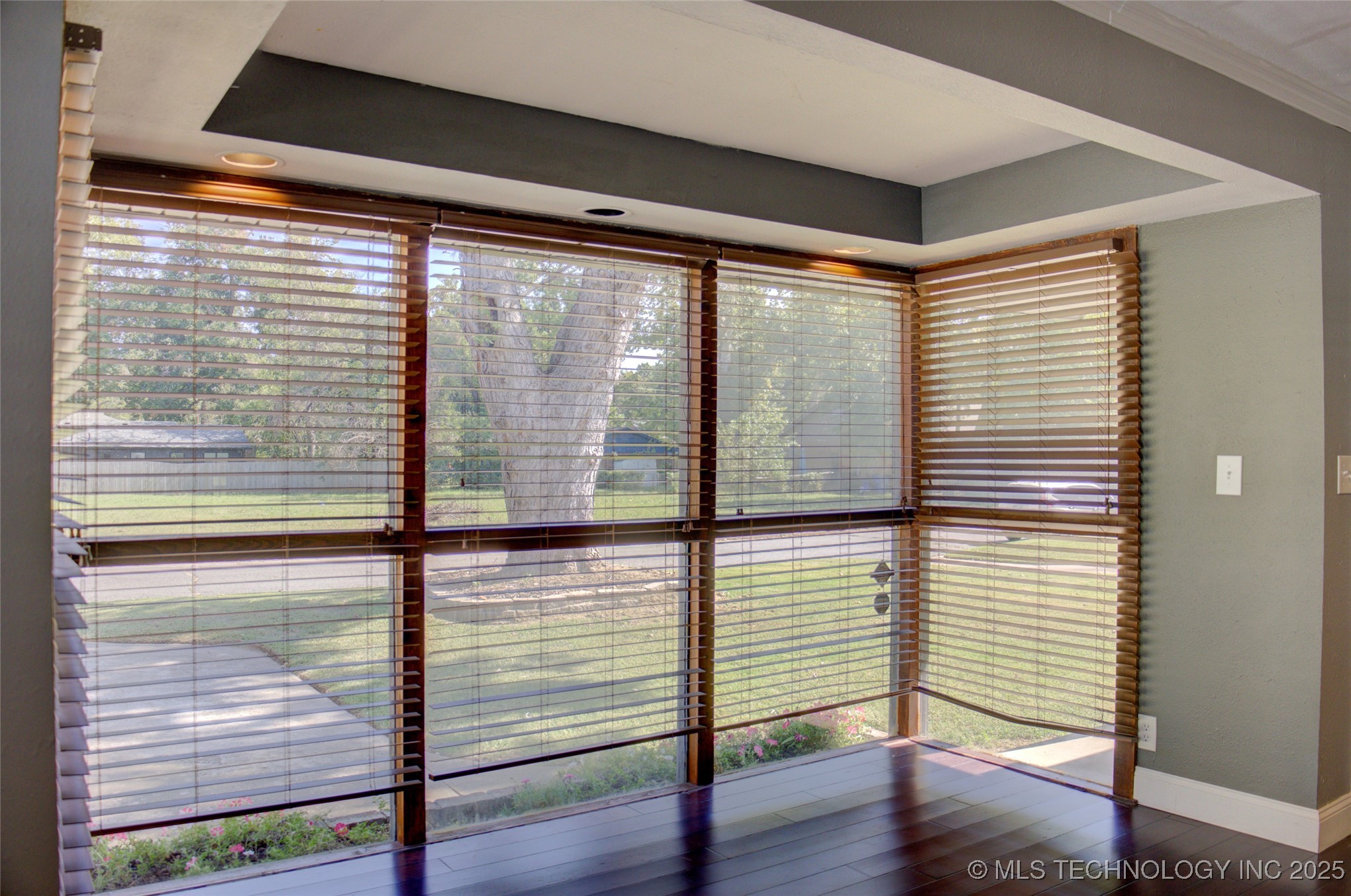 4134 S Detroit Avenue Property Photo 9