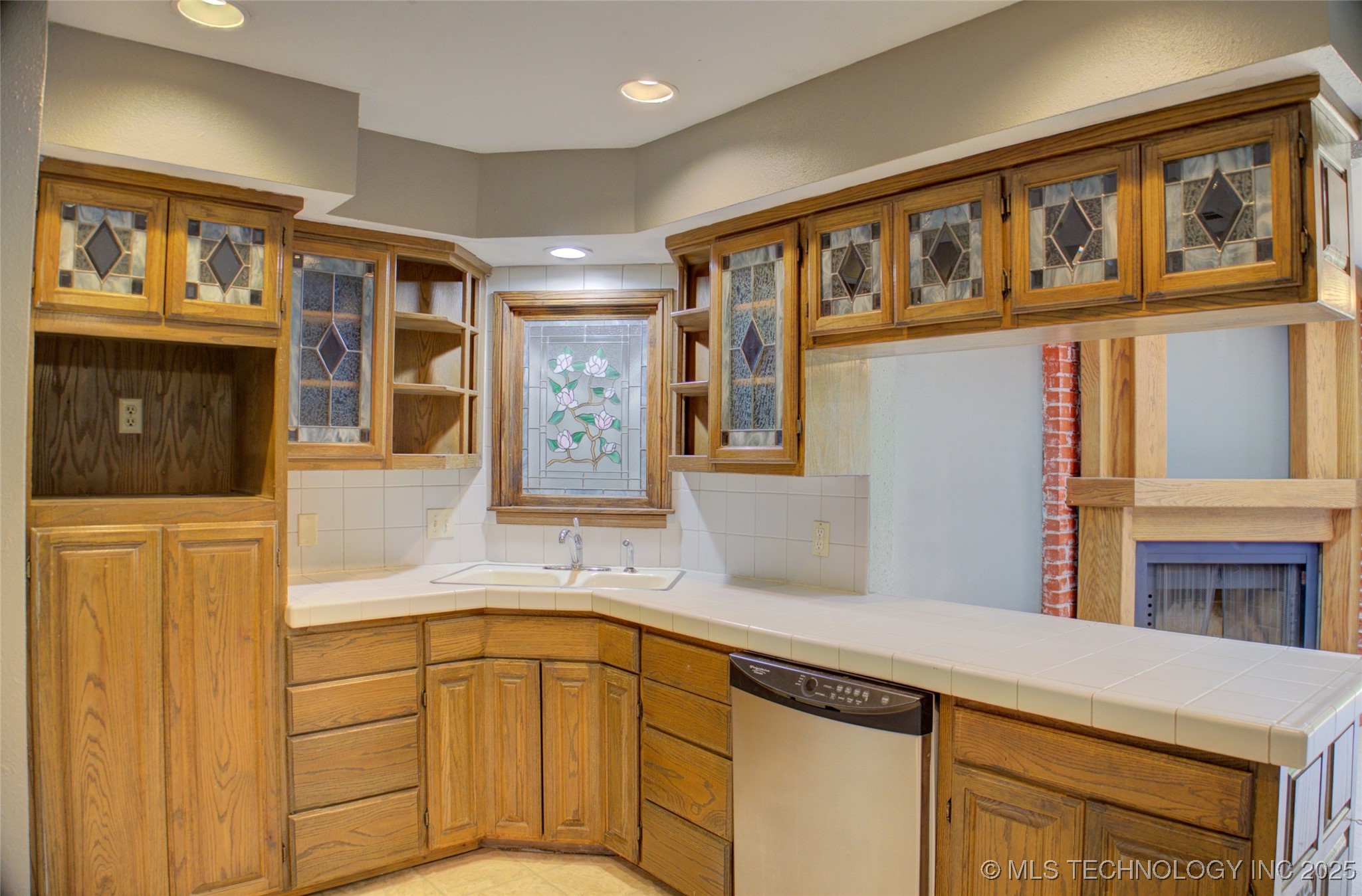 4134 S Detroit Avenue Property Photo 18