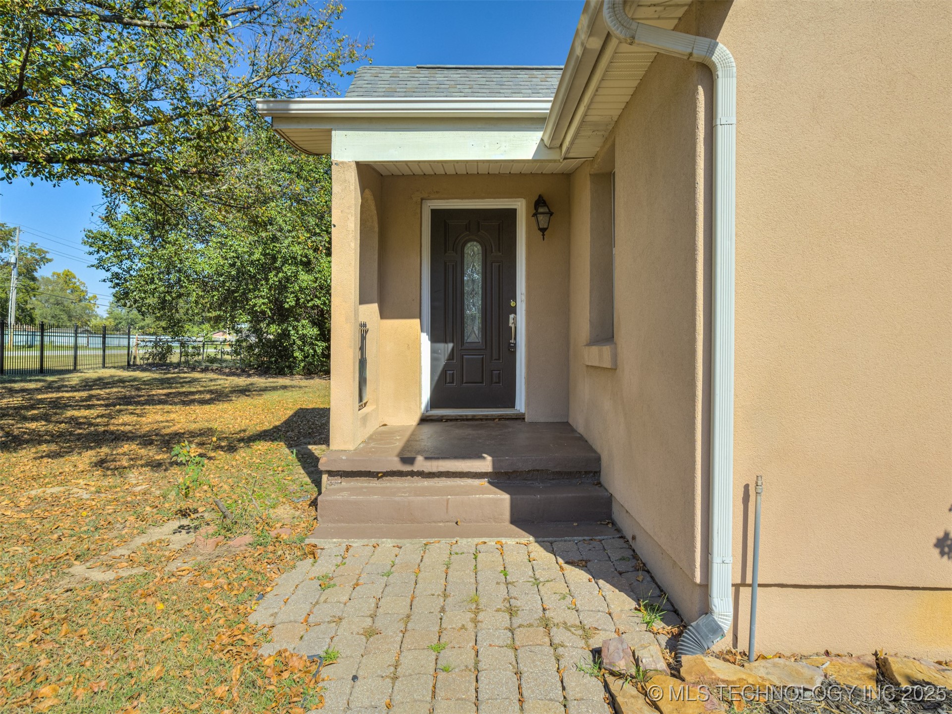 7601 S 241st Avenue Property Photo 5