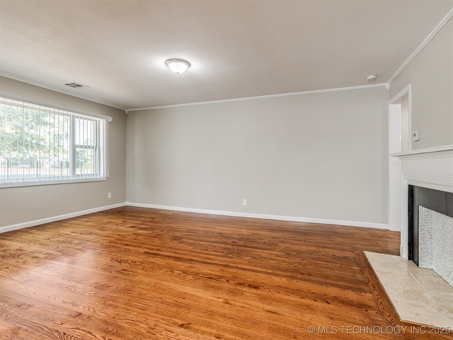 7601 S 241st Avenue Property Photo 9