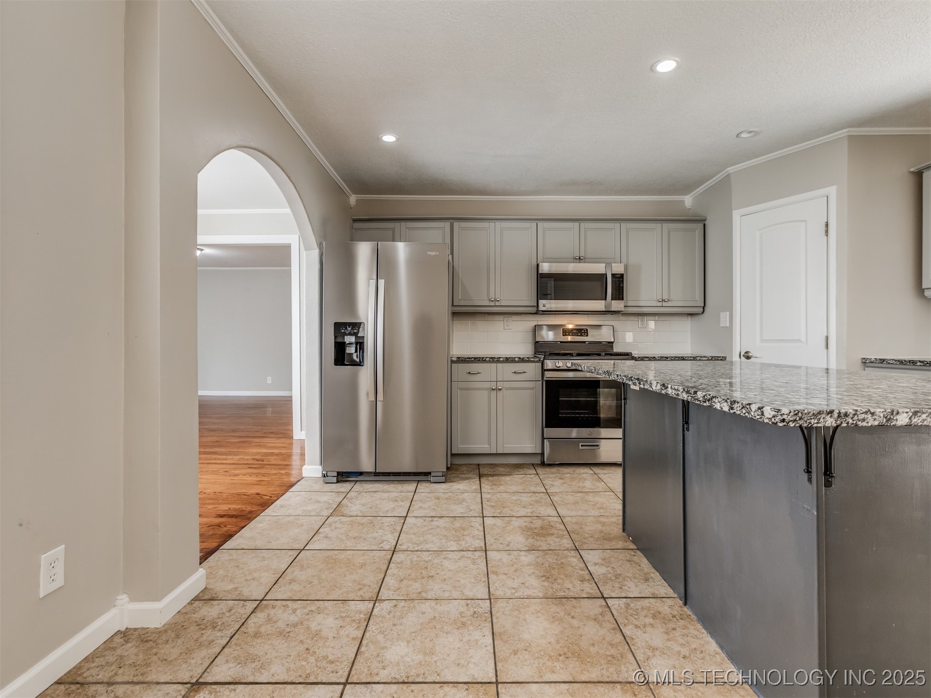 7601 S 241st Avenue Property Photo 12