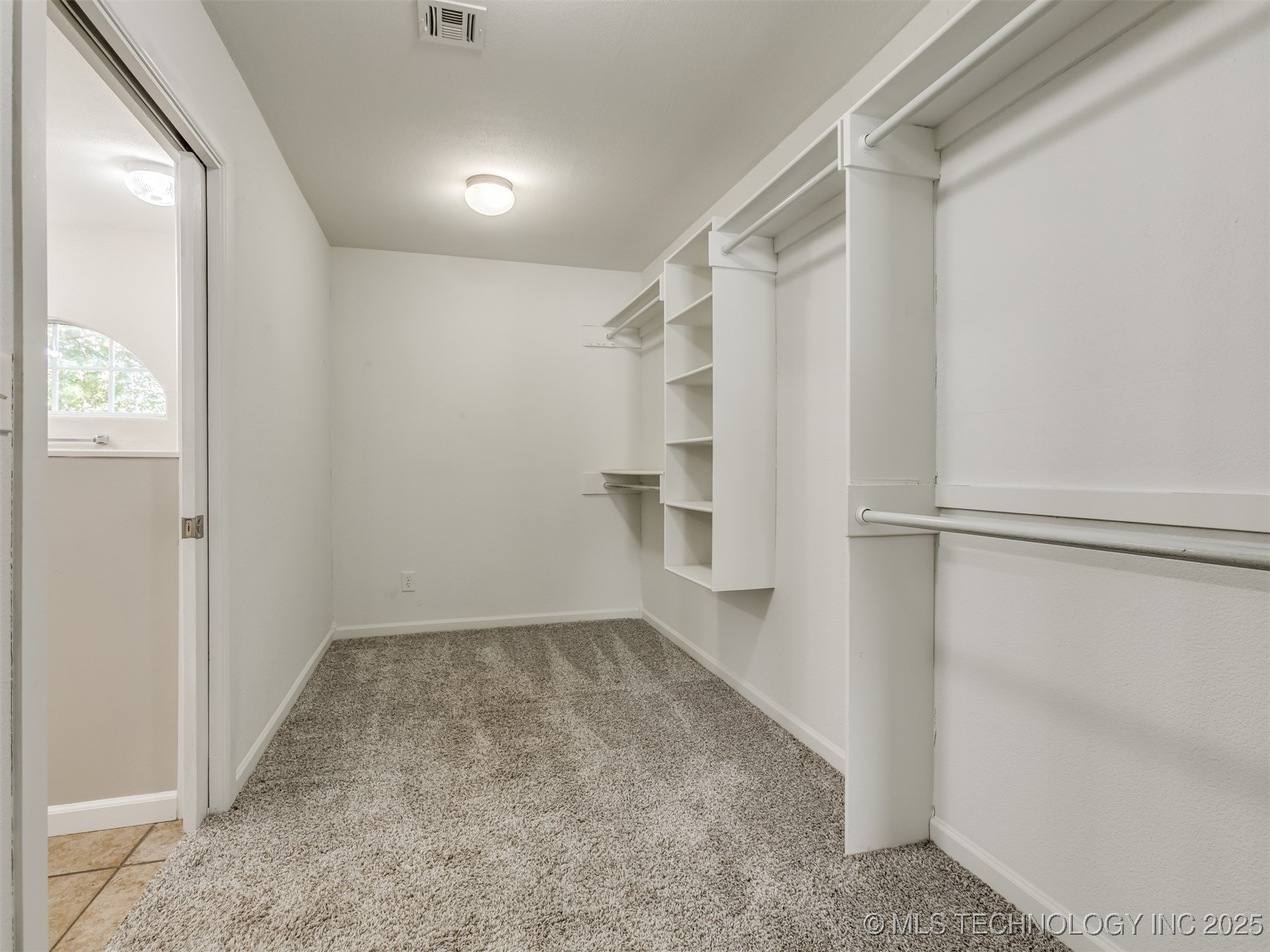 7601 S 241st Avenue Property Photo 33