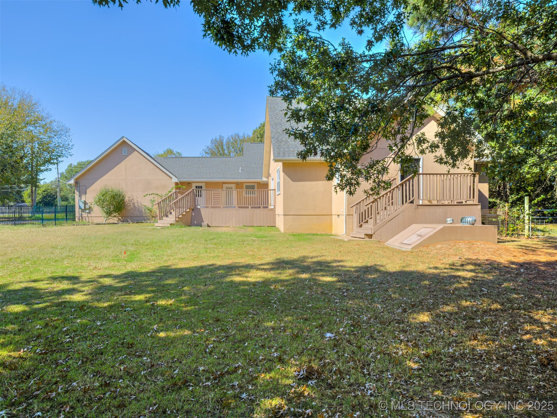 7601 S 241st Avenue Property Photo 54