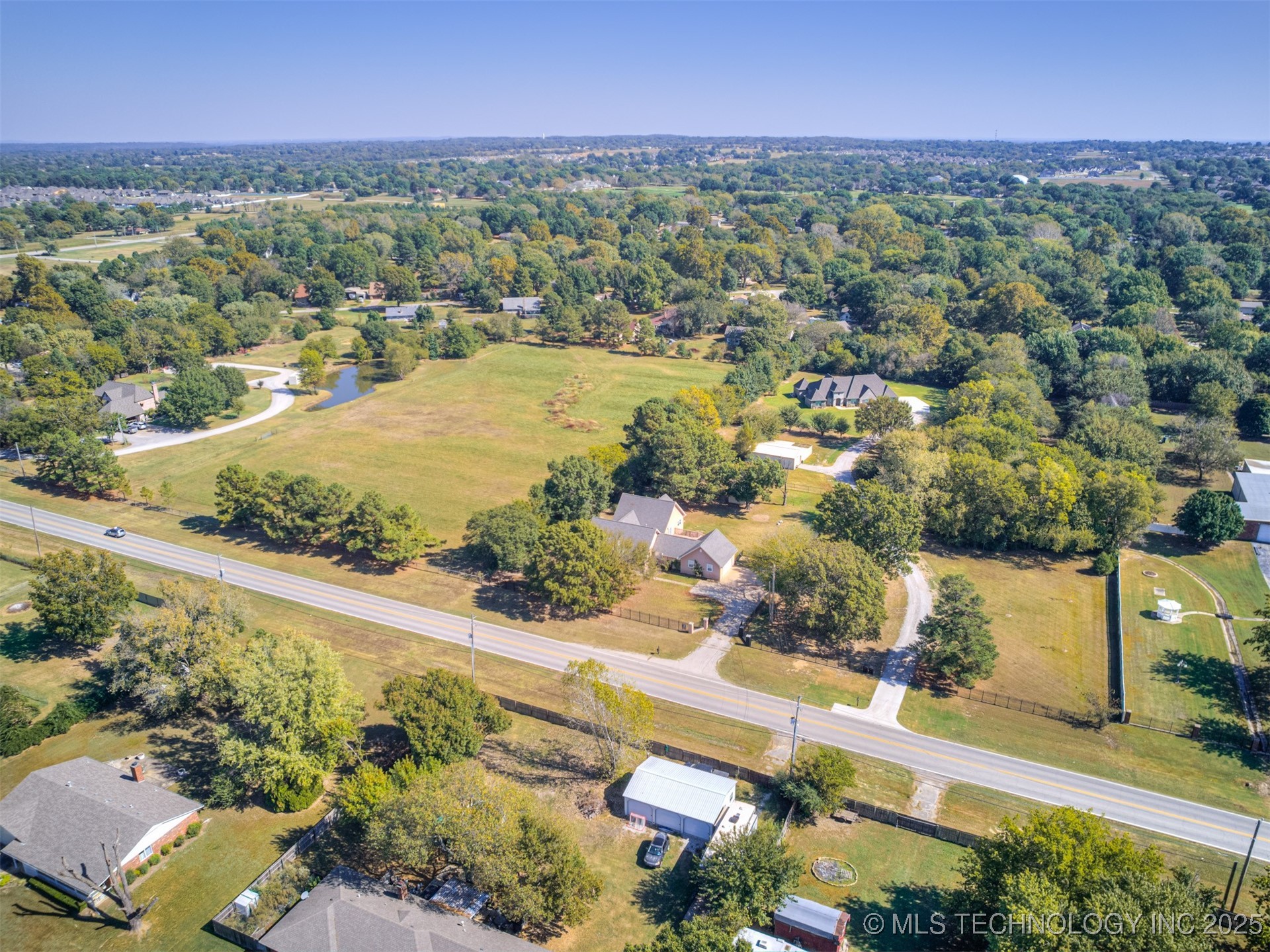 7601 S 241st Avenue Property Photo 59