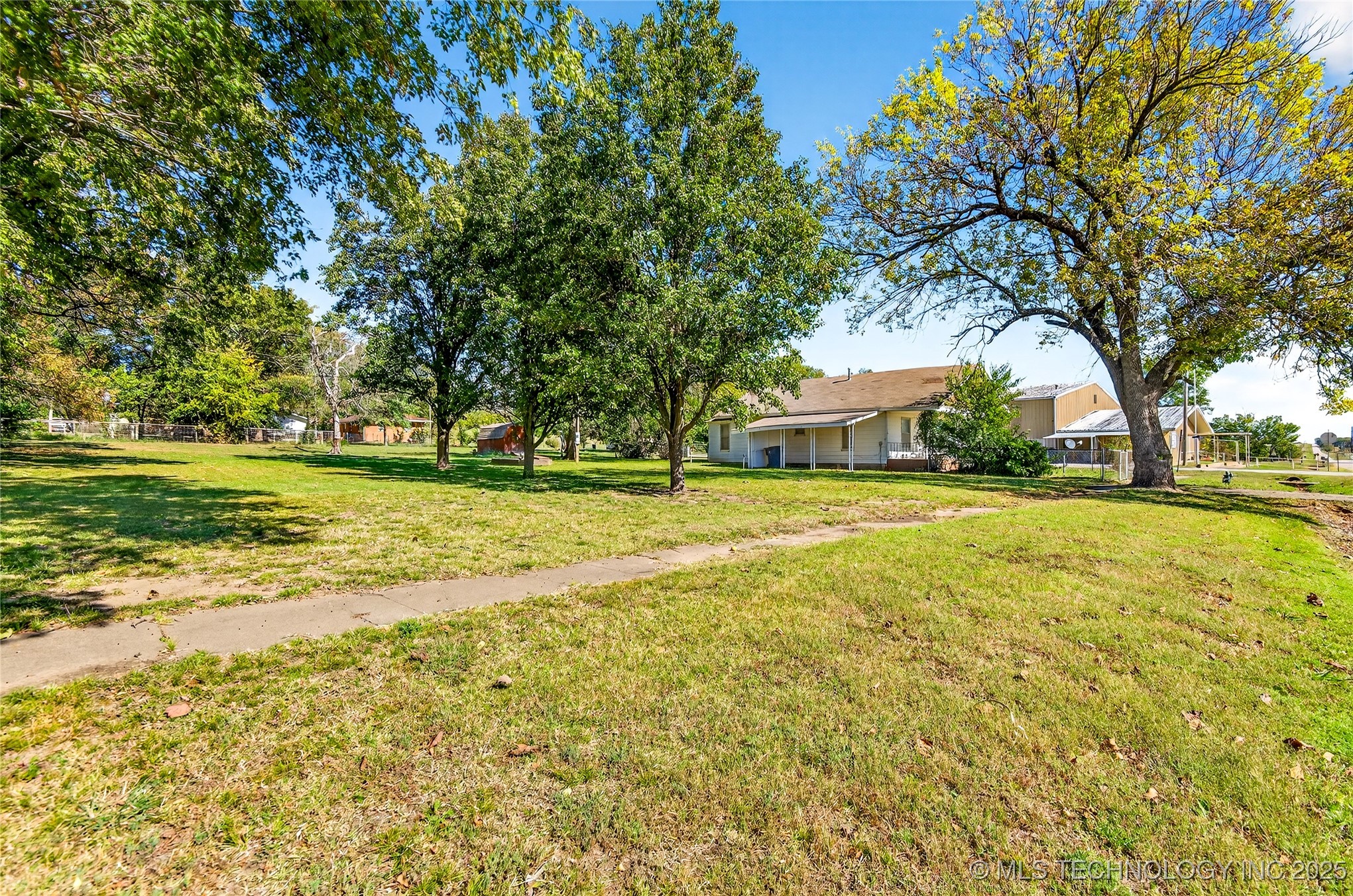 100 Cherokee Street Property Photo 24