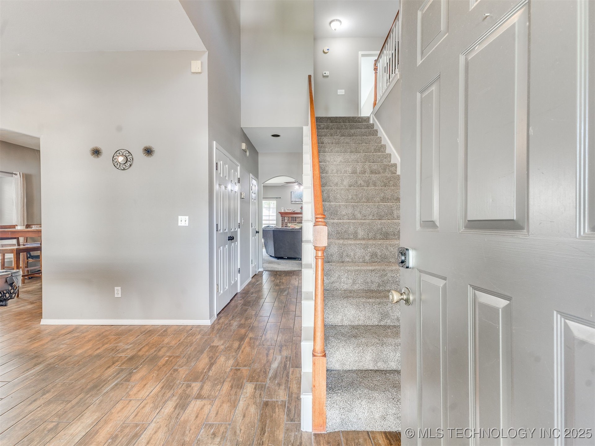 2909 W Oakland Street Property Photo 3