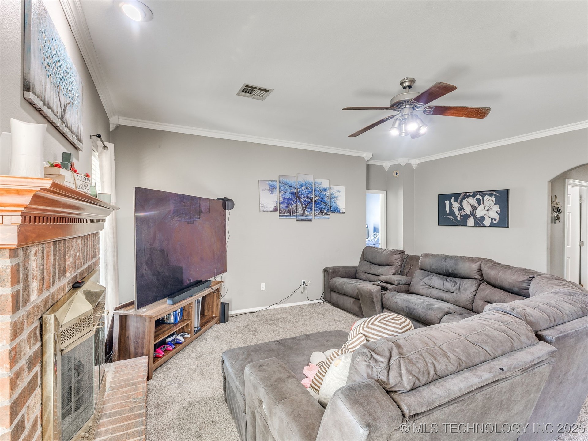 2909 W Oakland Street Property Photo 7