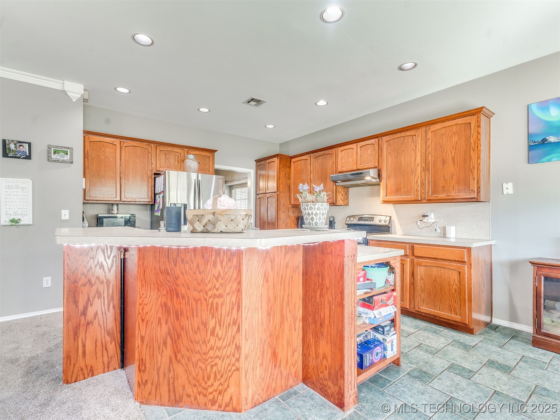 2909 W Oakland Street Property Photo 8