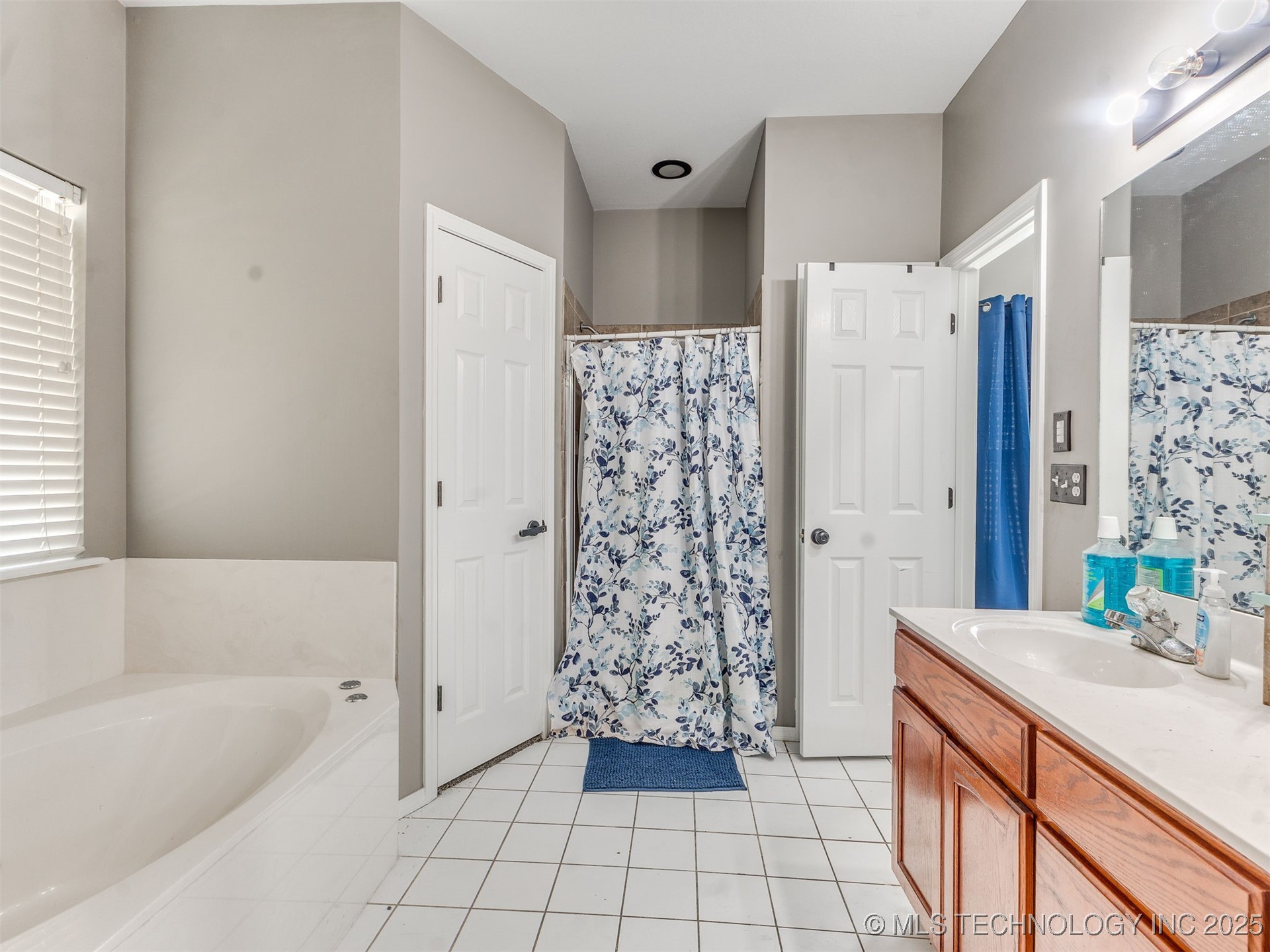 2909 W Oakland Street Property Photo 23