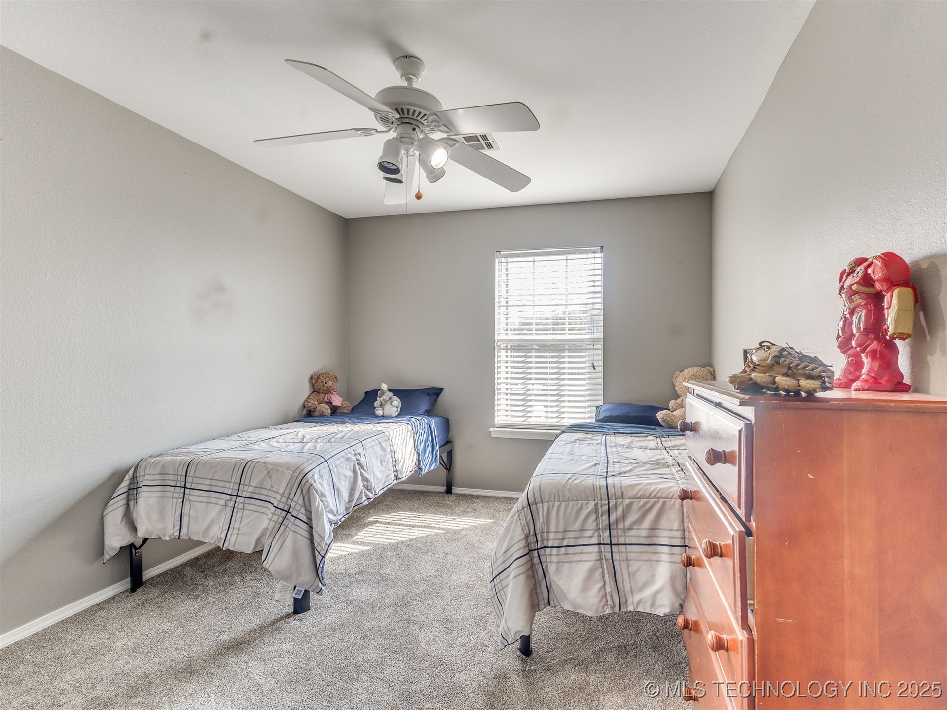 2909 W Oakland Street Property Photo 29