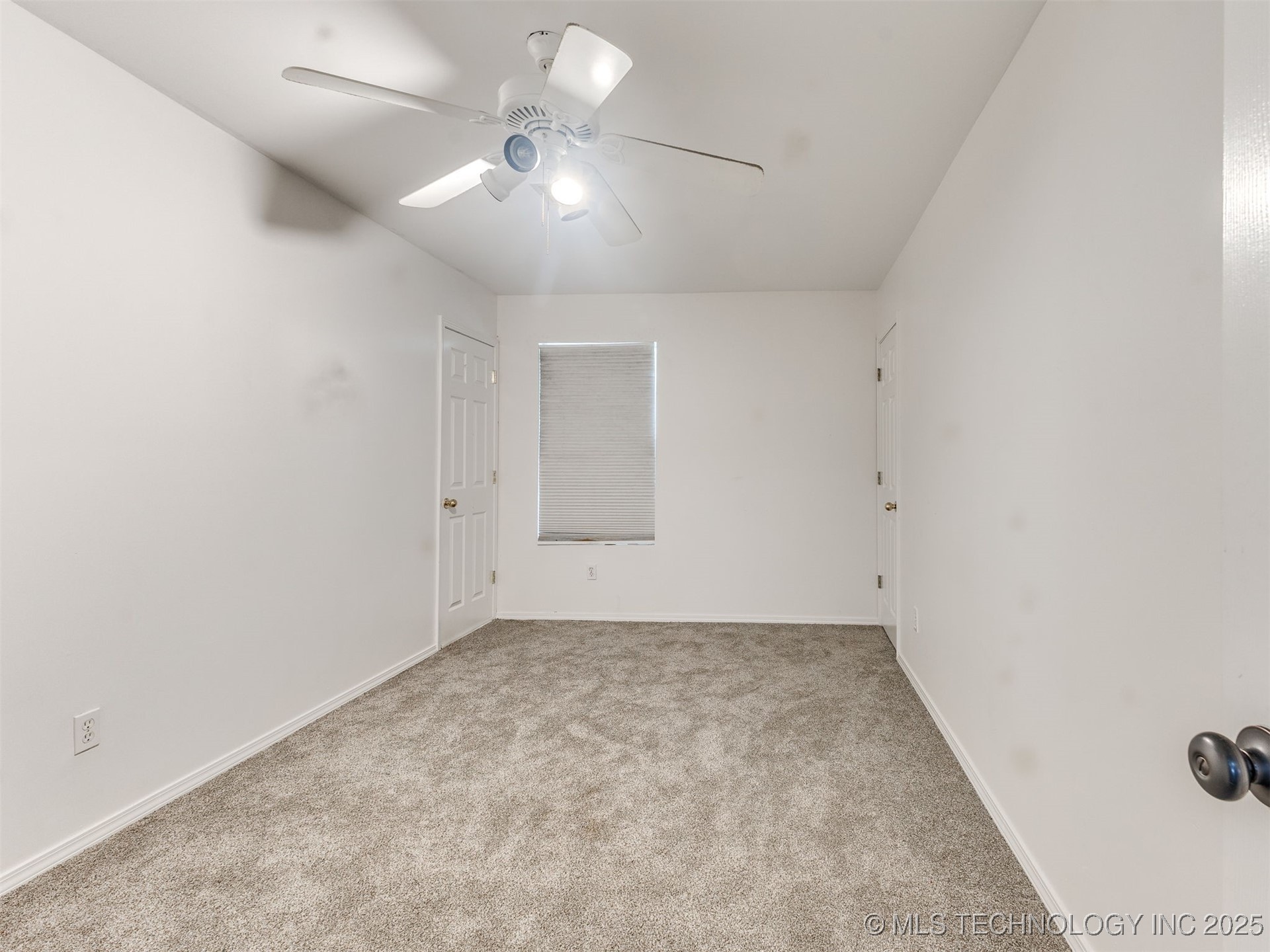 2909 W Oakland Street Property Photo 37