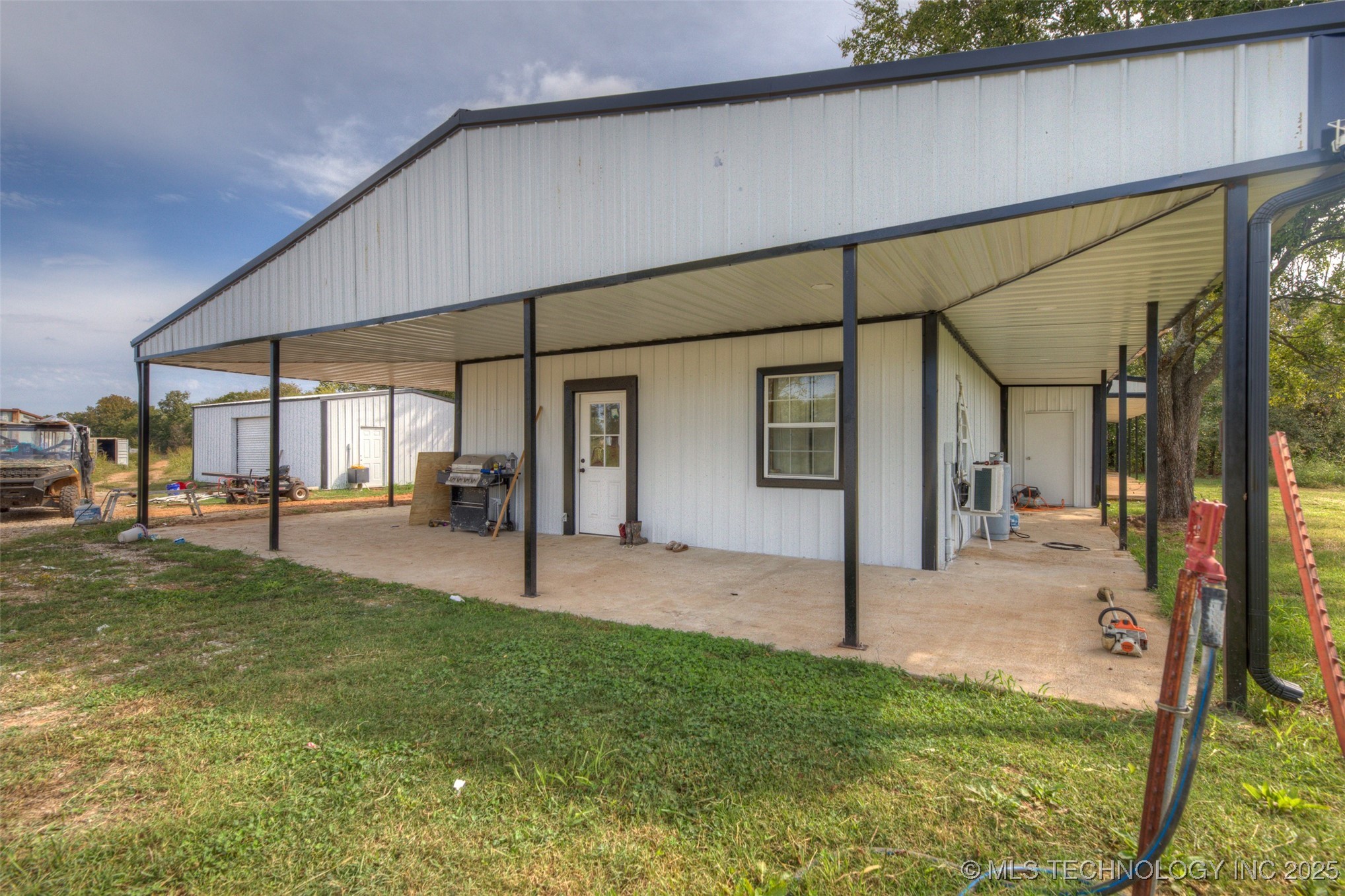 13470 N 150 Road Property Photo 1