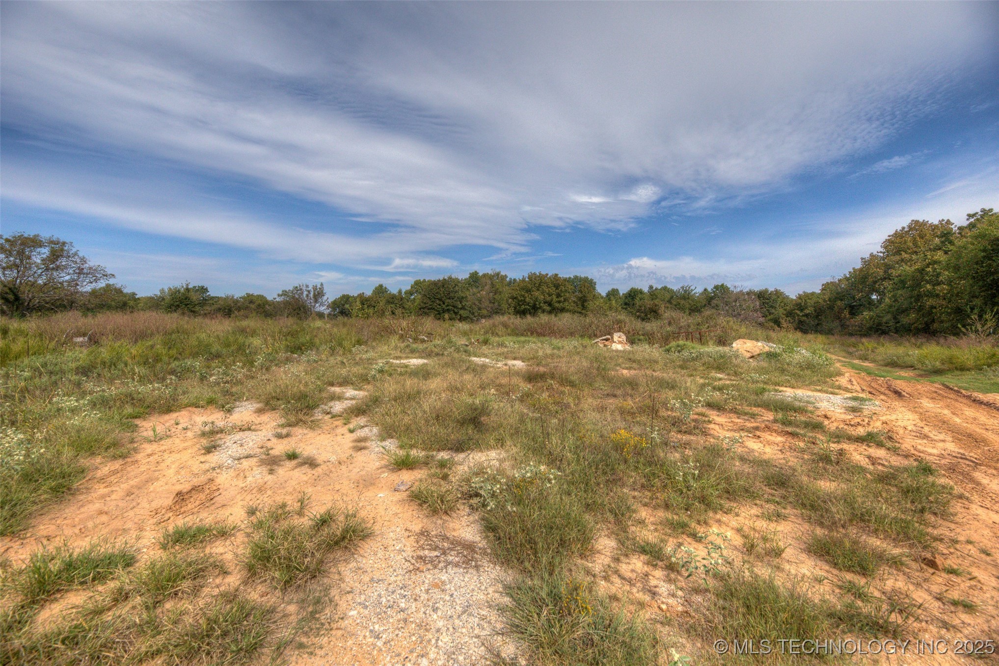 13470 N 150 Road Property Photo 3