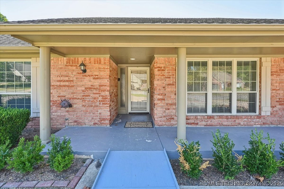 3620 E 70th Place Property Photo 2