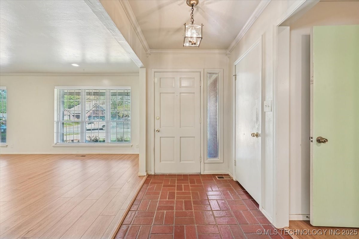 3620 E 70th Place Property Photo 3