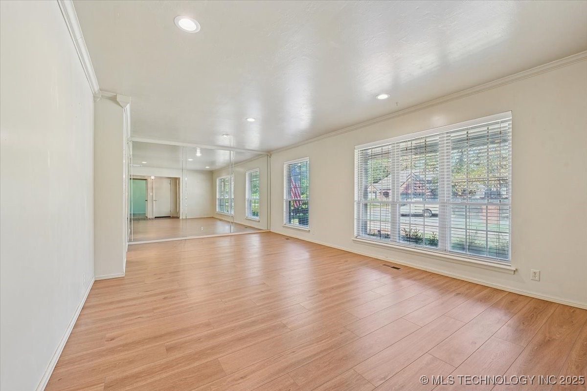 3620 E 70th Place Property Photo 4