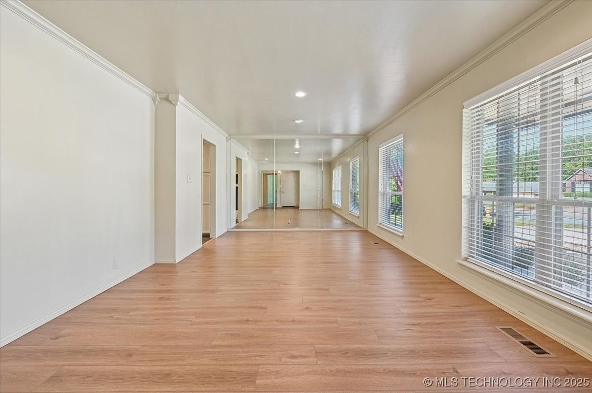 3620 E 70th Place Property Photo 5