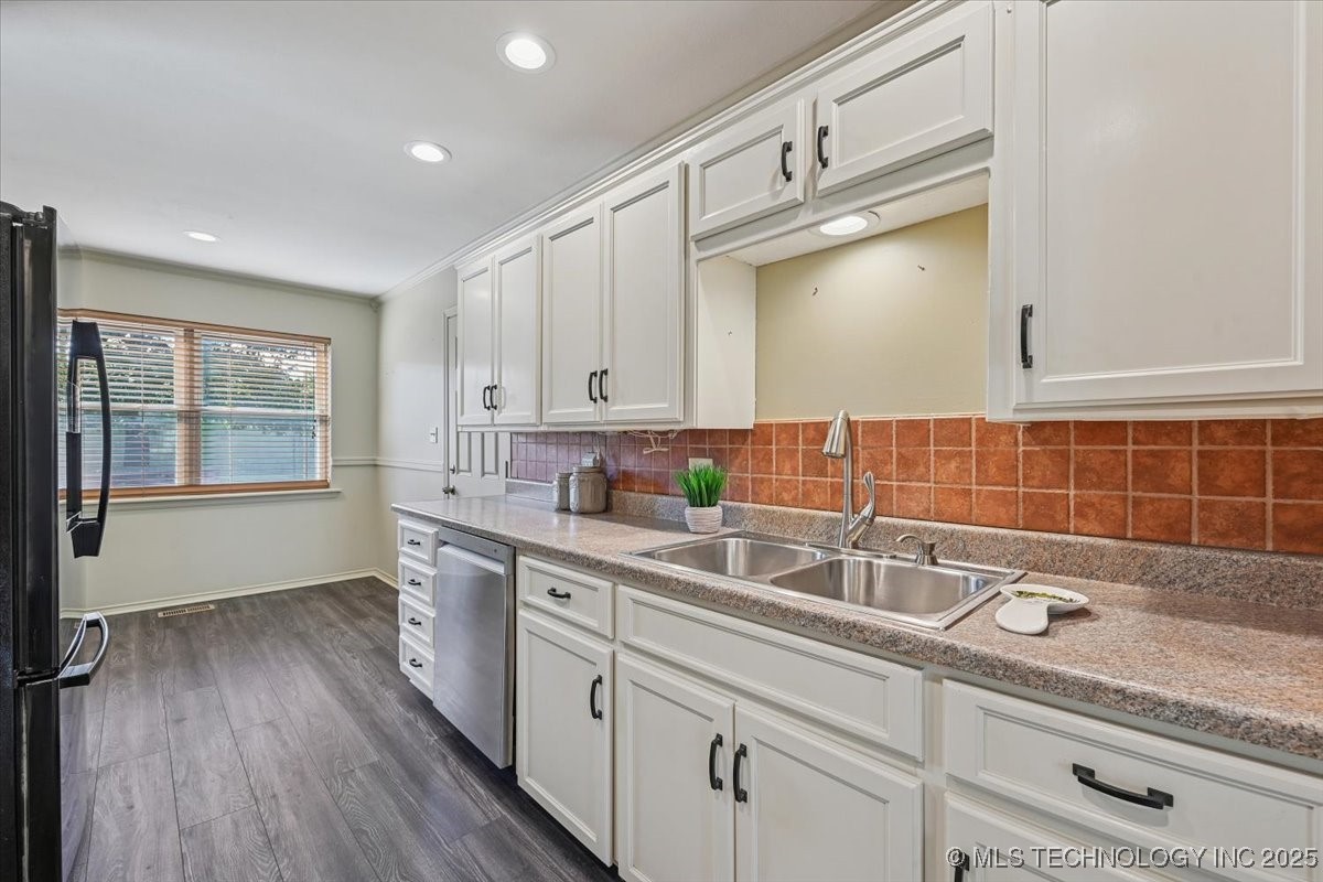 3620 E 70th Place Property Photo 9