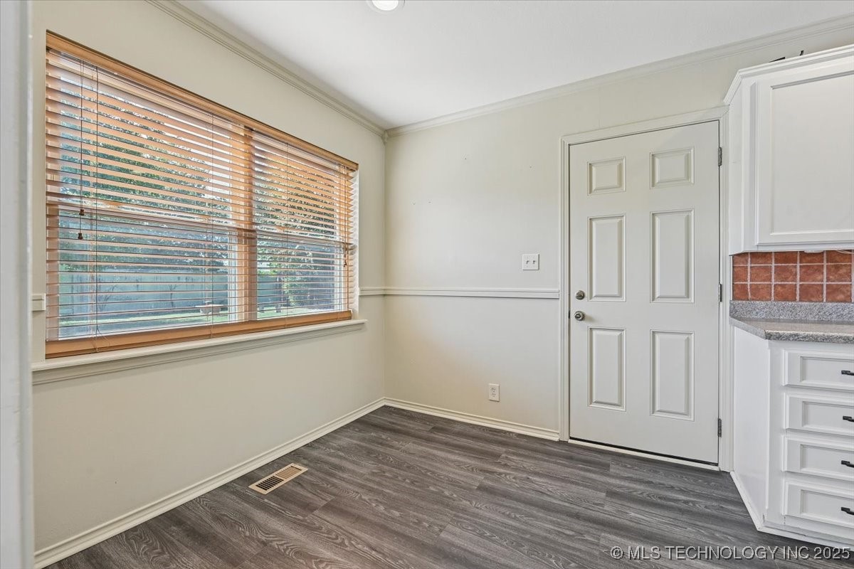 3620 E 70th Place Property Photo 12