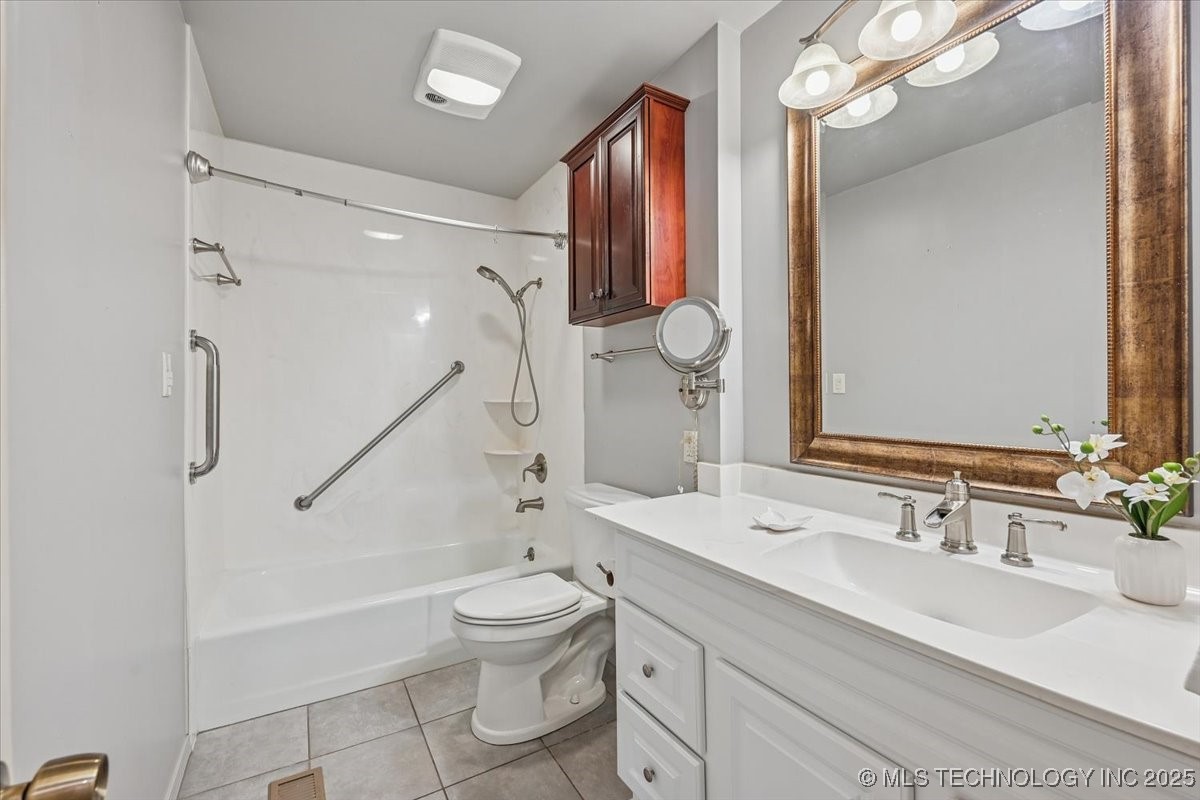 3620 E 70th Place Property Photo 22