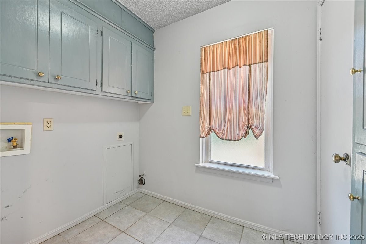 3620 E 70th Place Property Photo 27