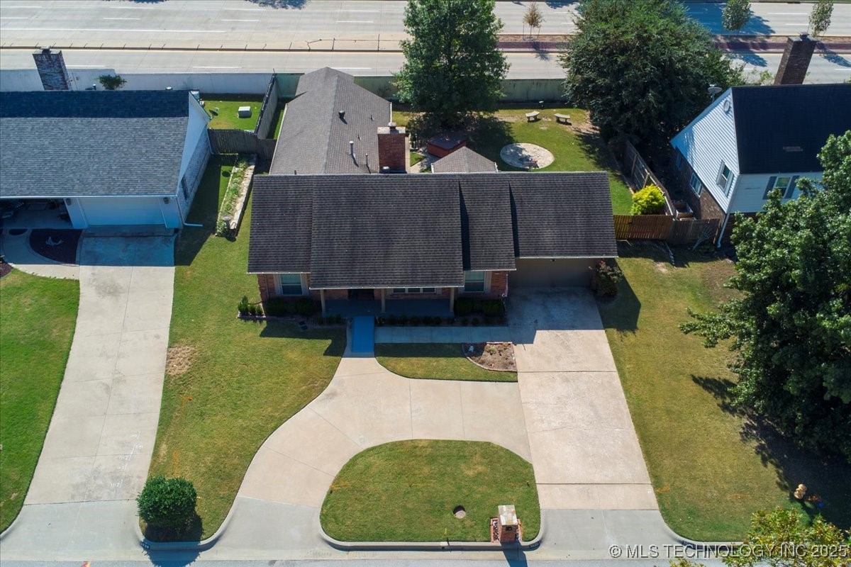 3620 E 70th Place Property Photo 34