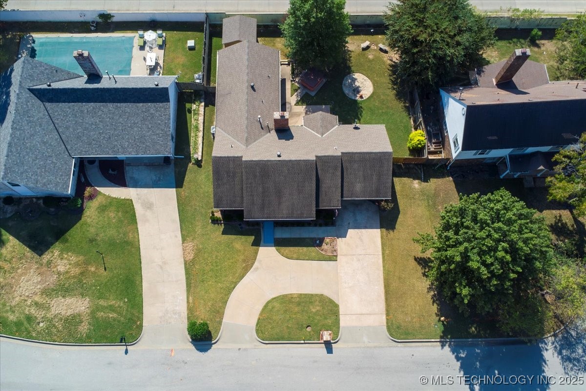 3620 E 70th Place Property Photo 36