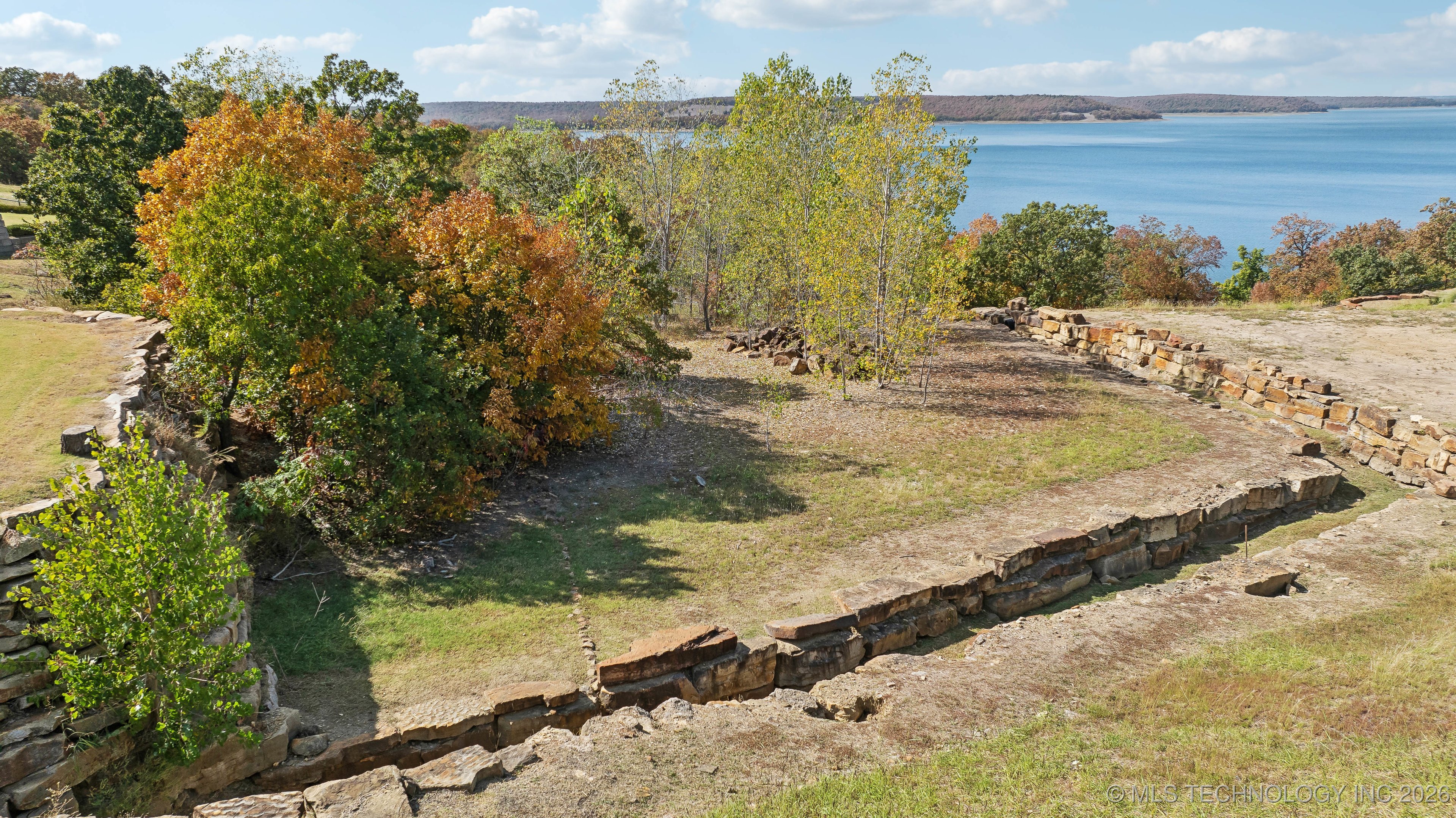 Shoreline Drive Property Photo 4