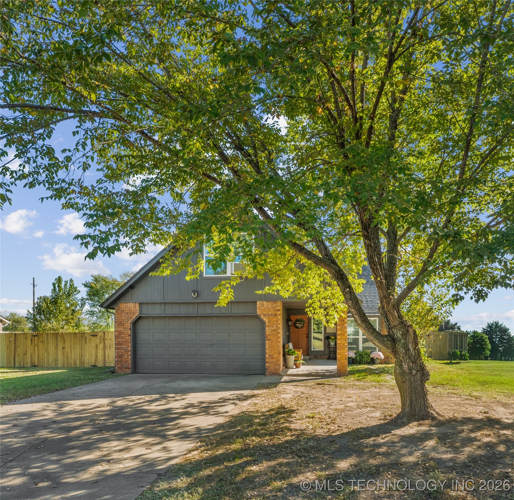 11633 S 267th East Avenue Property Photo 1
