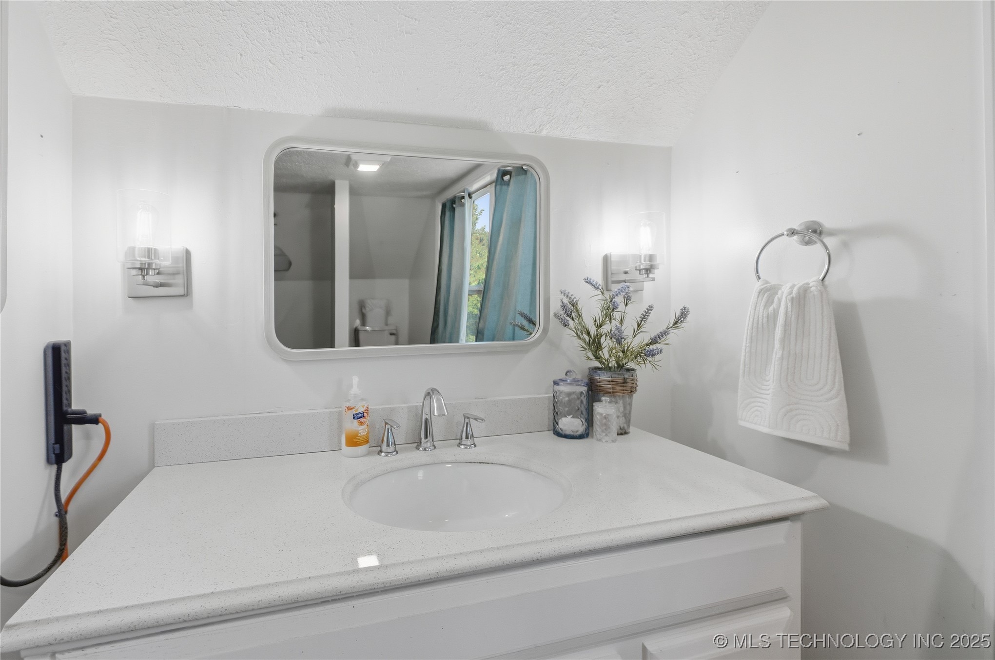 11633 S 267th East Avenue Property Photo 18