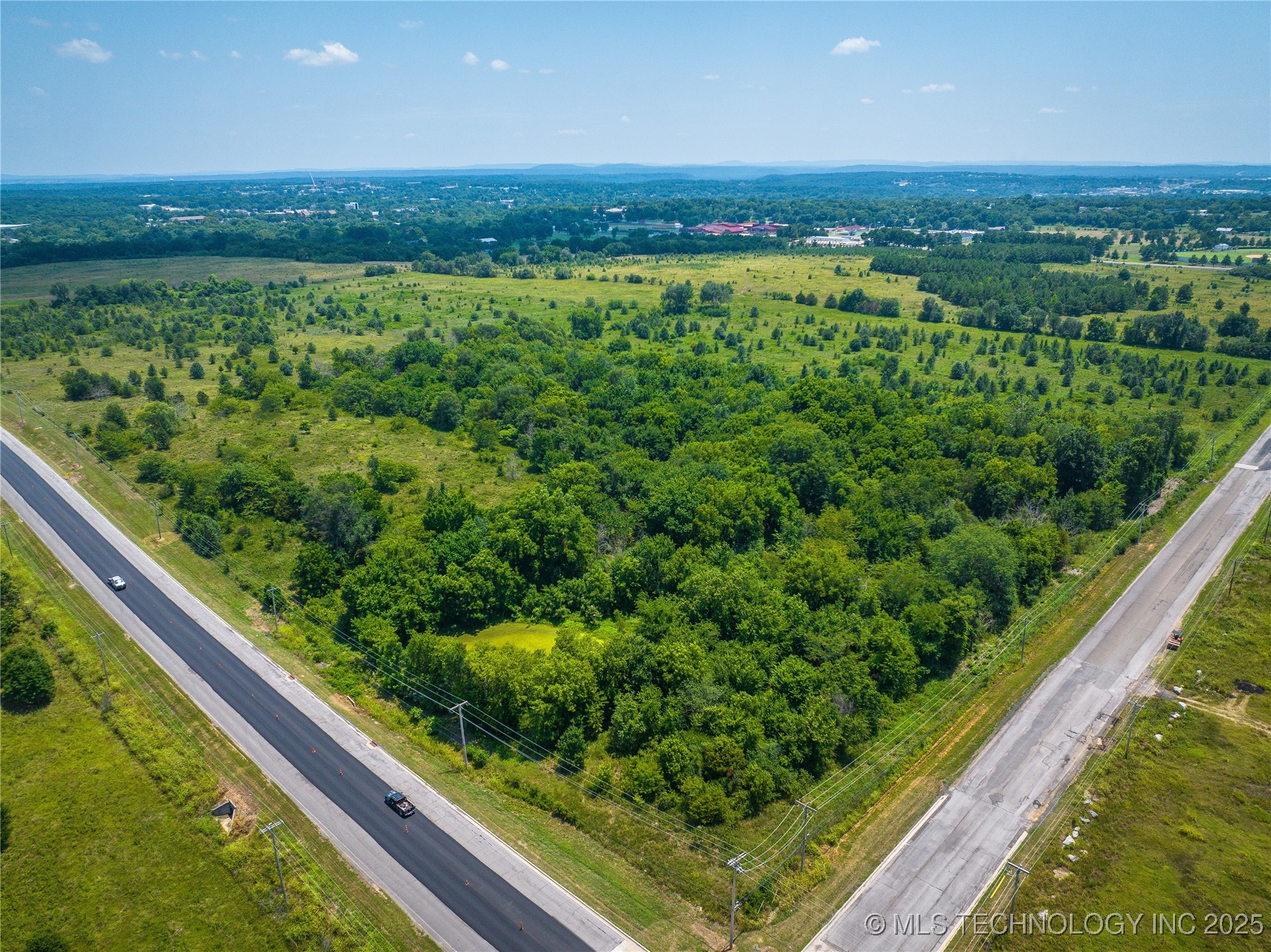 891 W Allen Road Property Photo 7