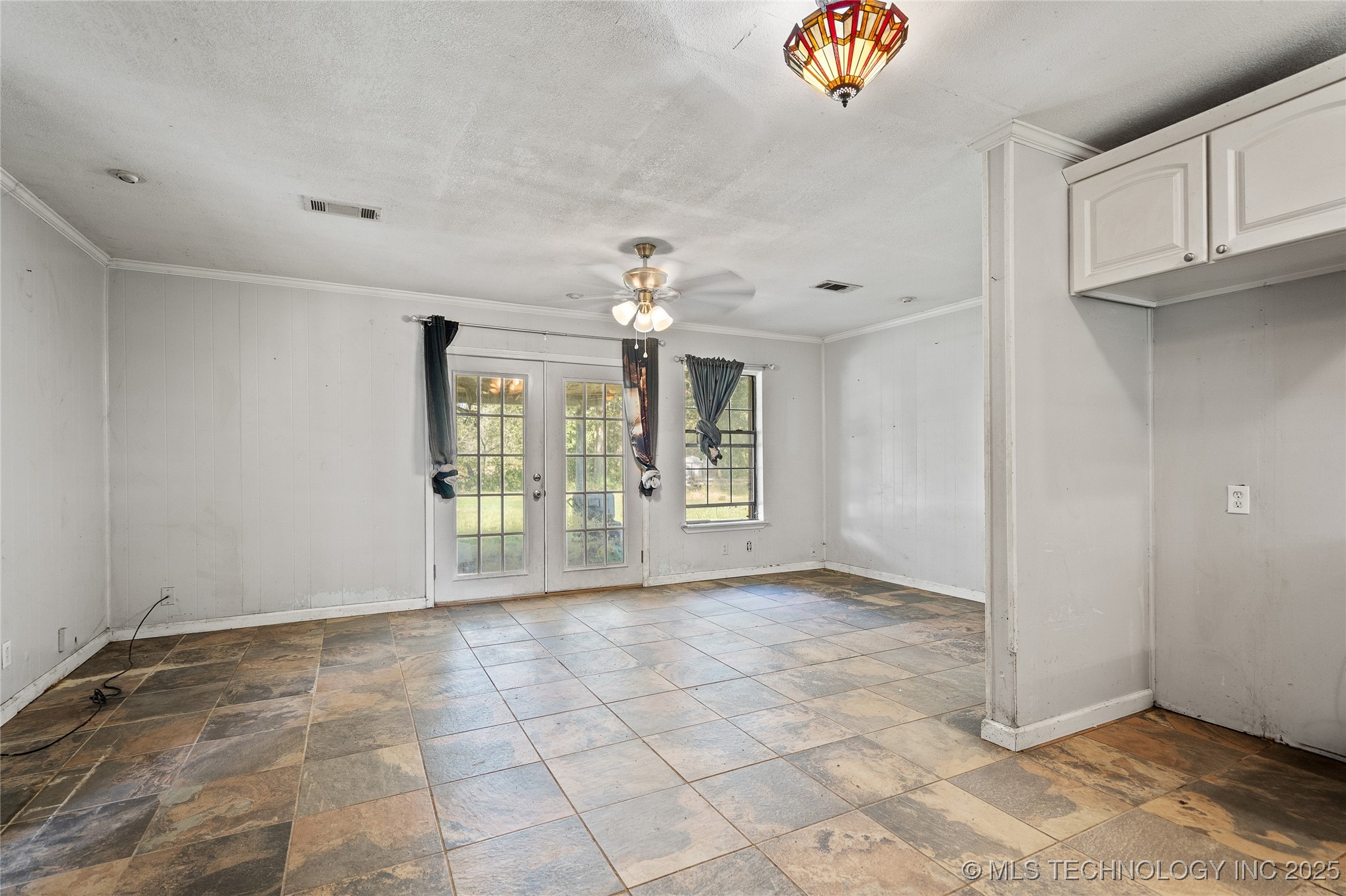 1900 Hometown Road Property Photo 12