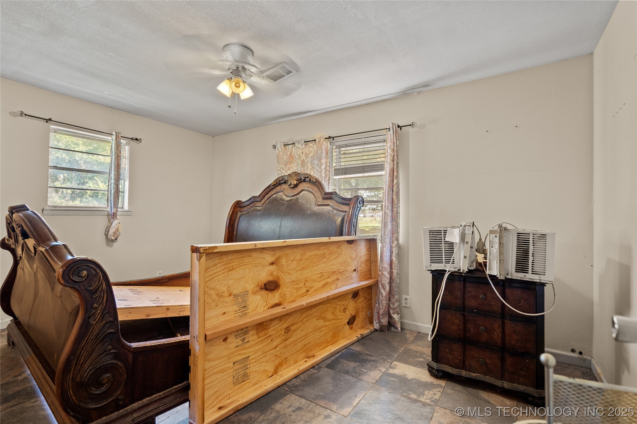 1900 Hometown Road Property Photo 13