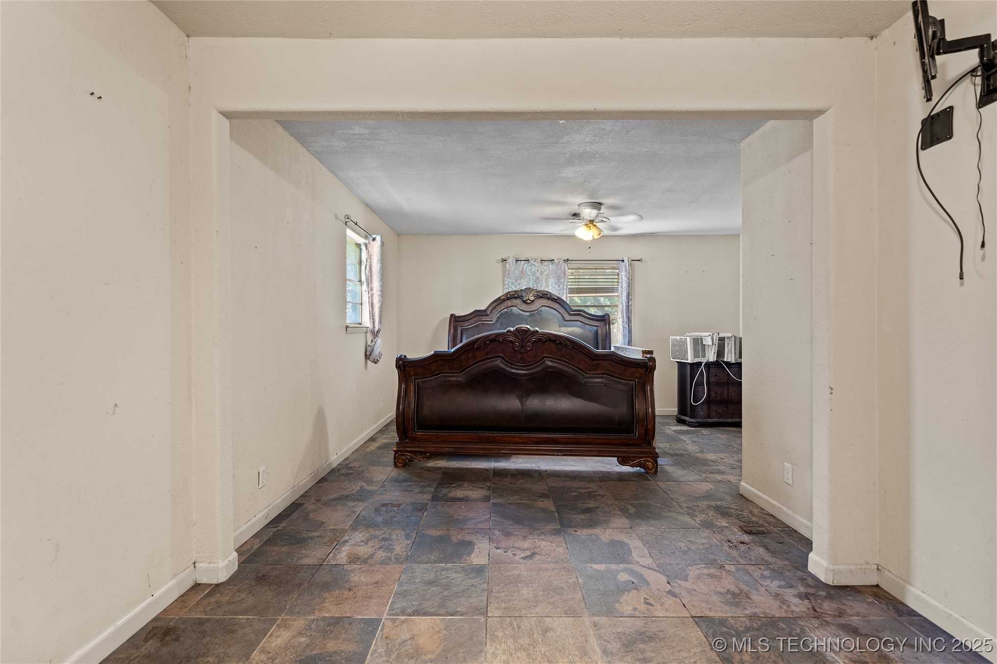 1900 Hometown Road Property Photo 15