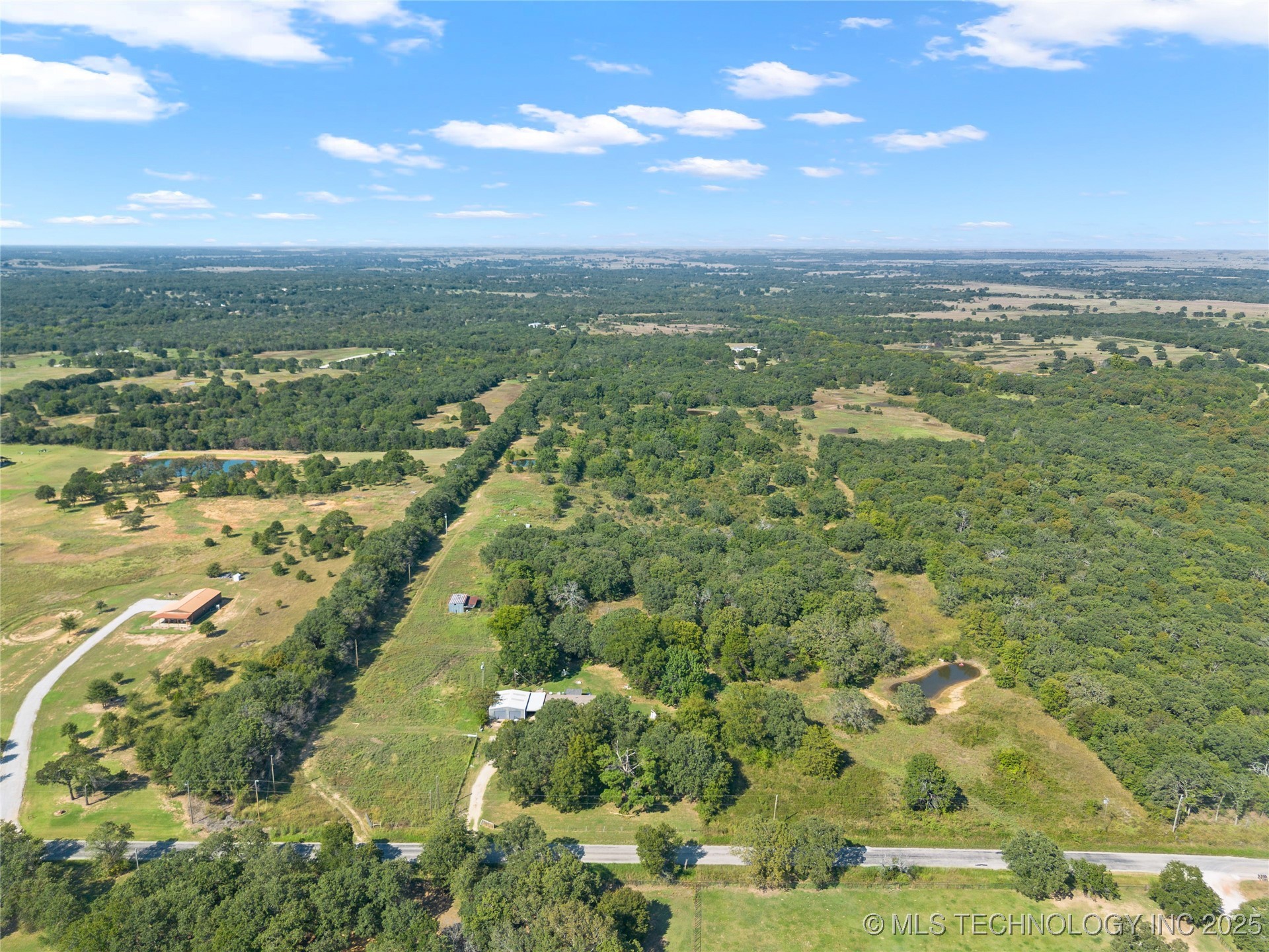 1900 Hometown Road Property Photo 32