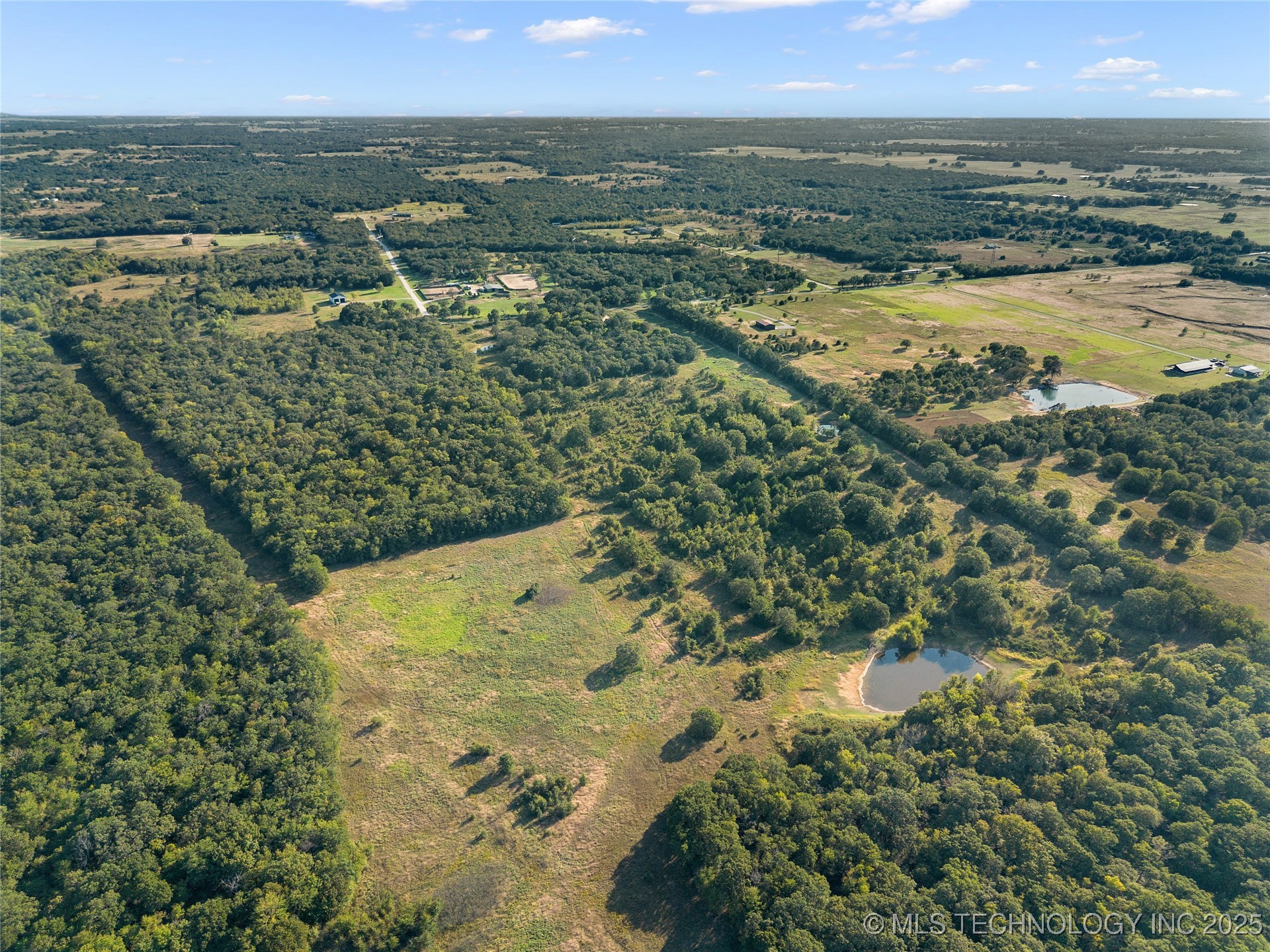 1900 Hometown Road Property Photo 34