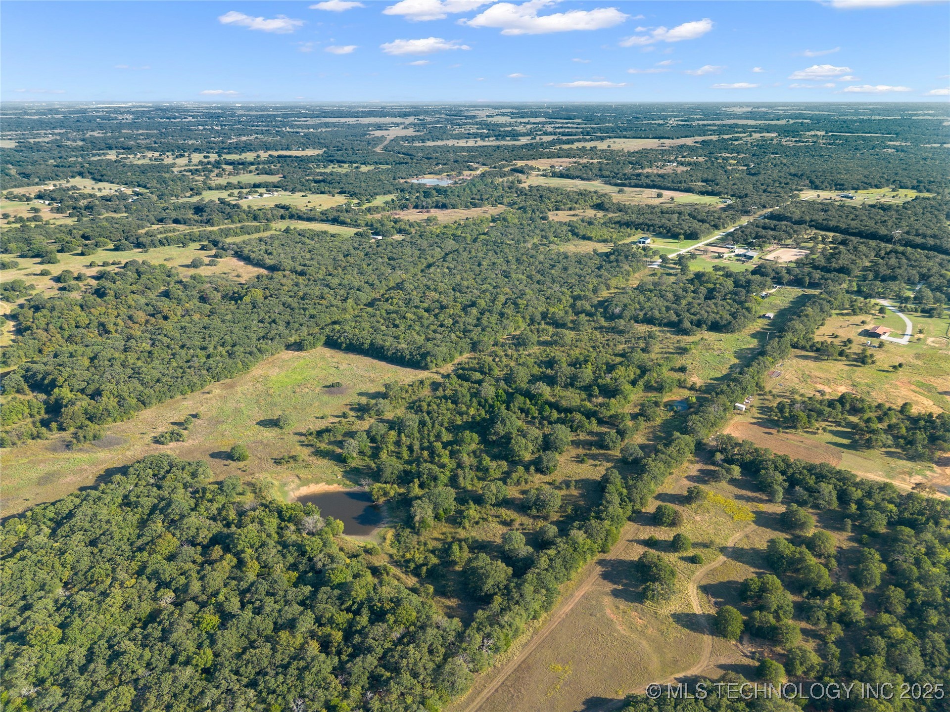 1900 Hometown Road Property Photo 35