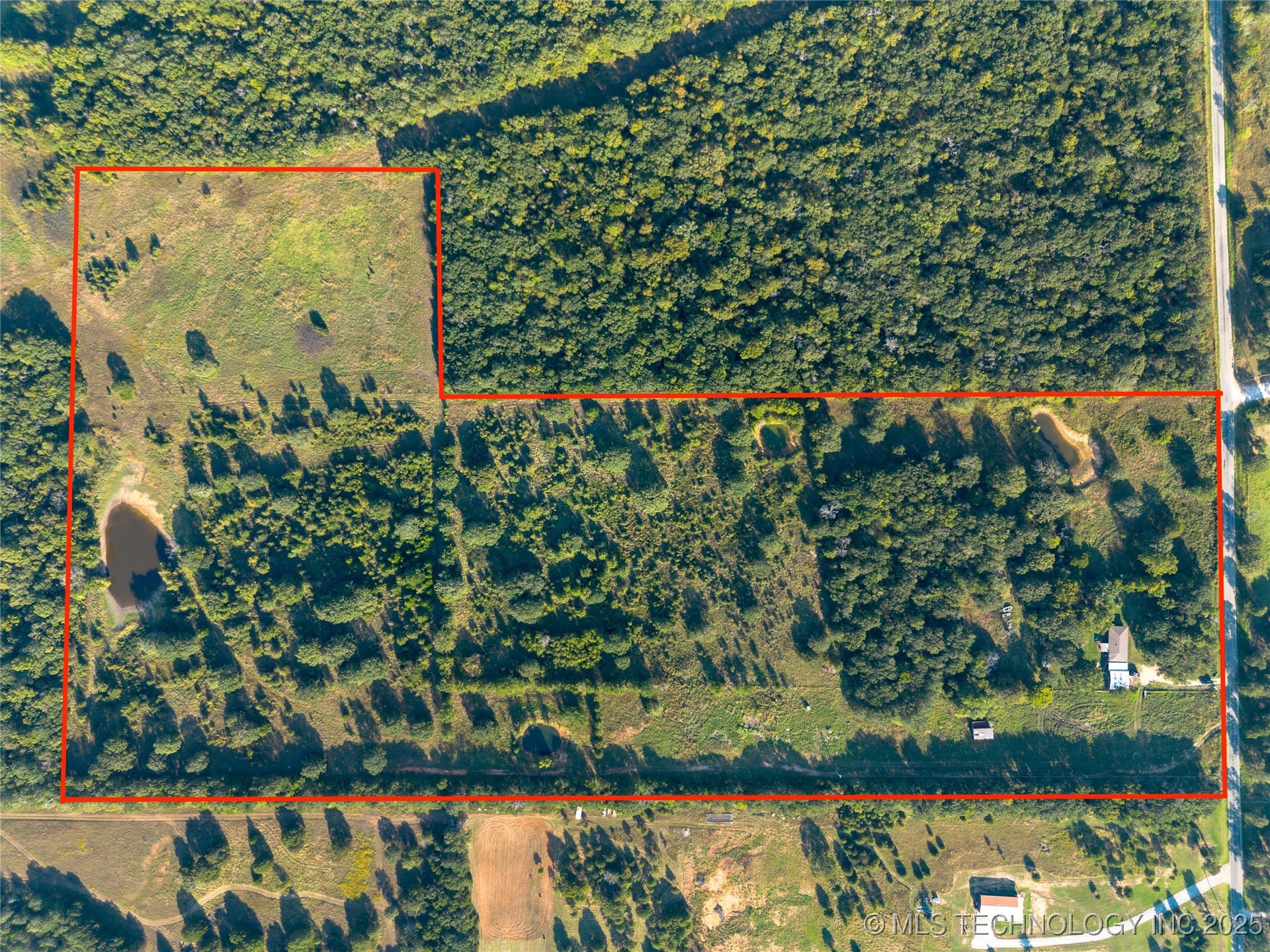 1900 Hometown Road Property Photo 37