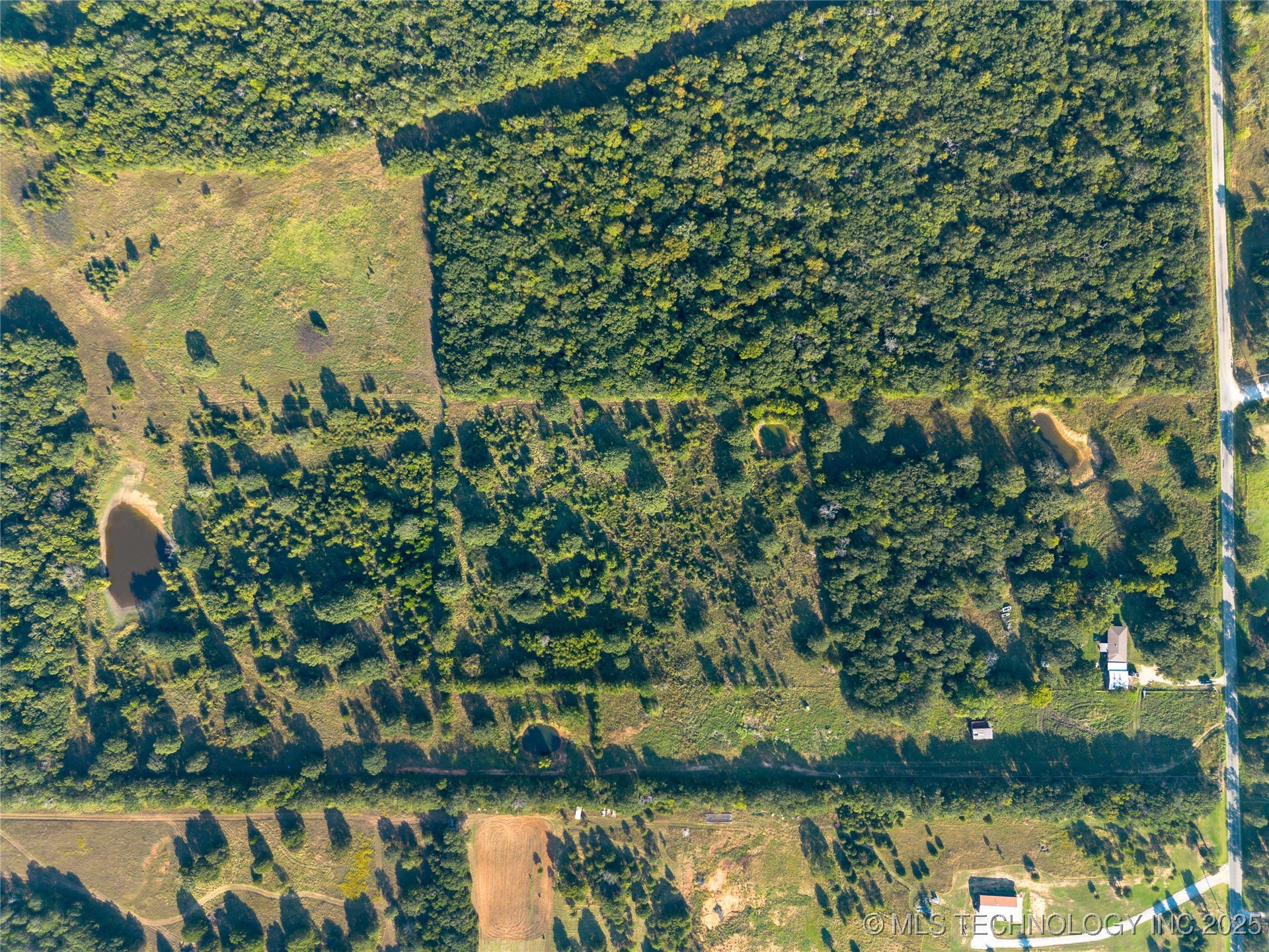 1900 Hometown Road Property Photo 38