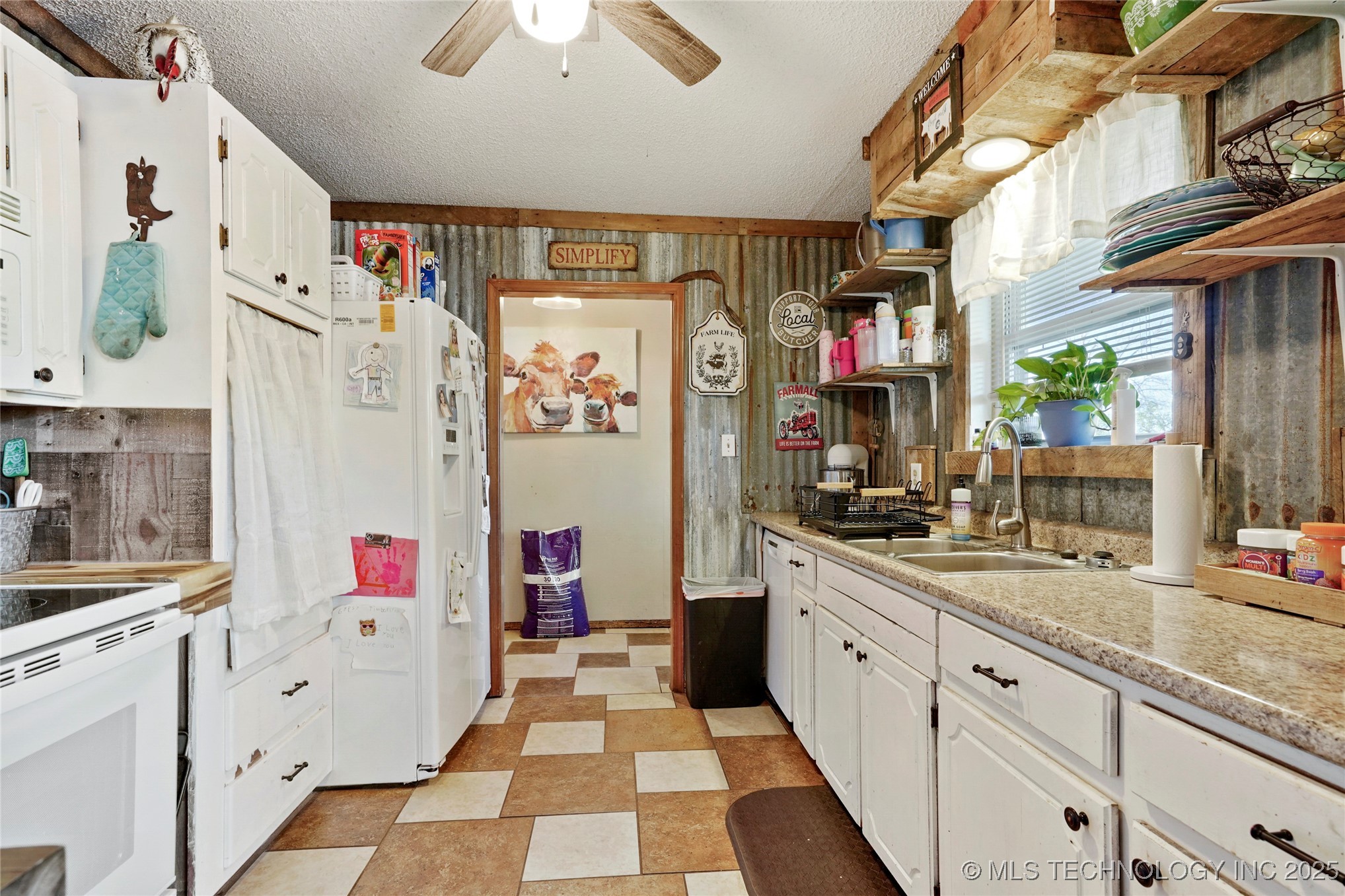 19619 S 337th West Avenue Property Photo 4